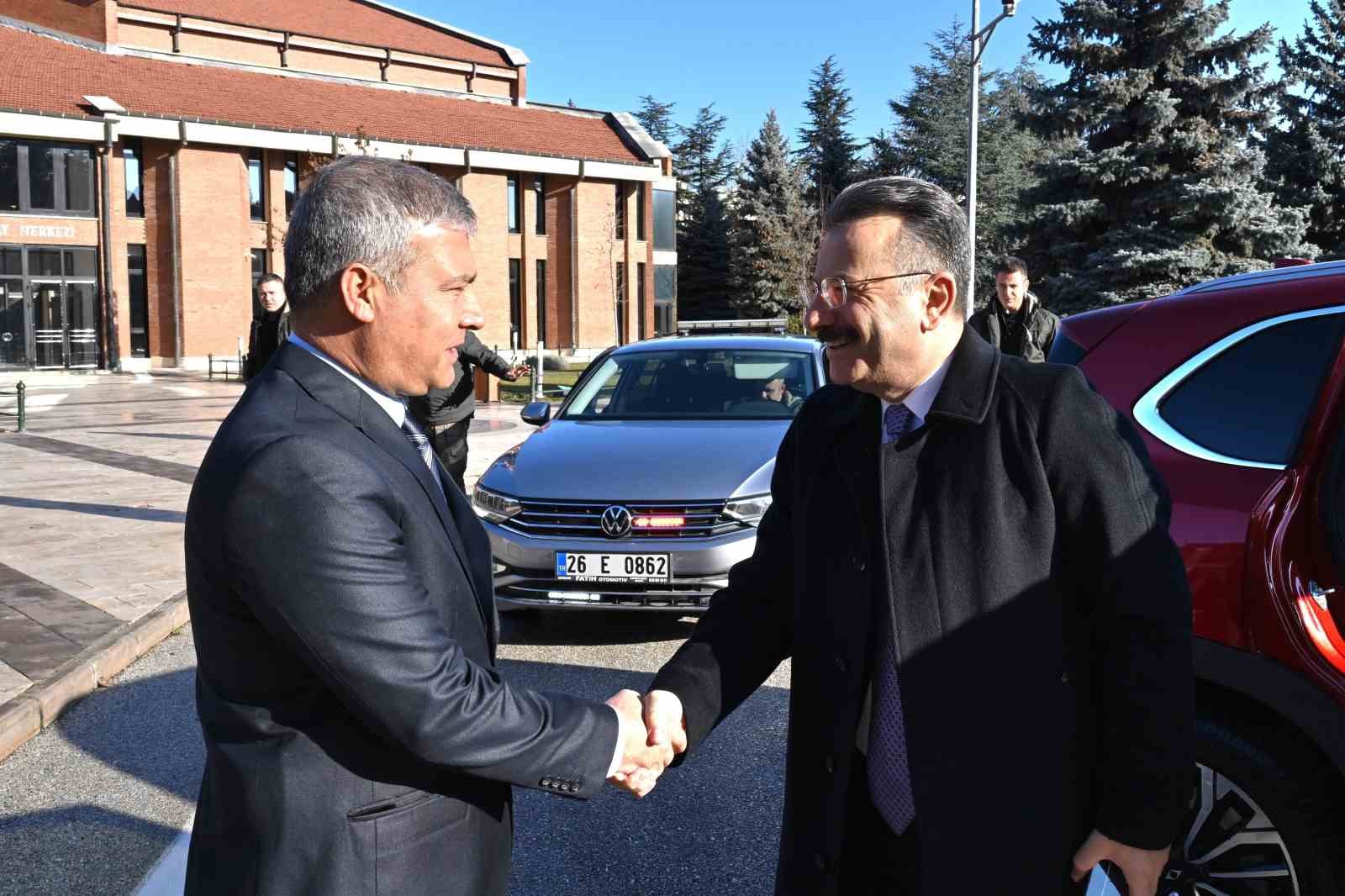 Vali Aksoy&rsquo;dan Anadolu &Uuml;niversite rekt&ouml;r&uuml;ne ziyaret
