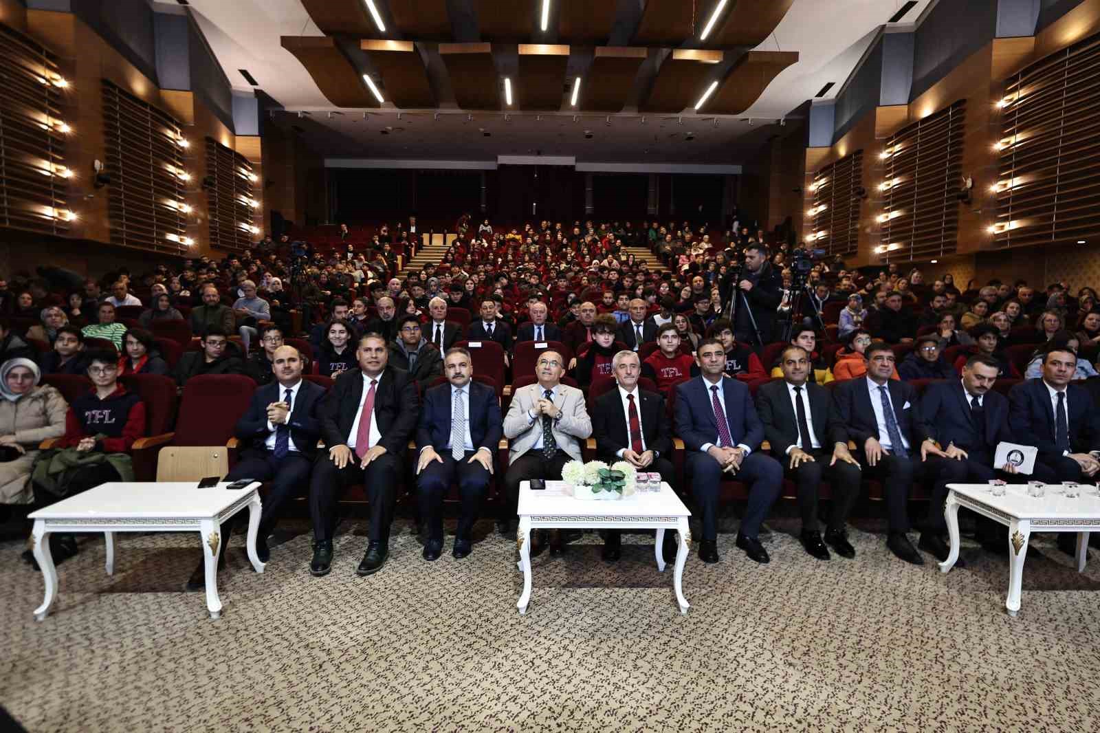 Şahinbey&rsquo;den LGS&rsquo;de başarılı olan &ouml;ğrencilere burs desteği

