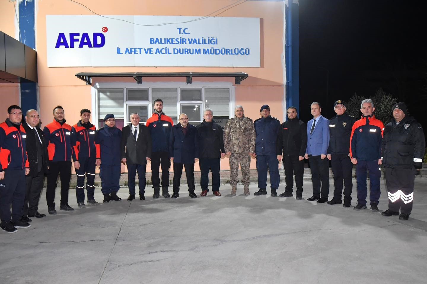 Vali Ustaoğlu&rsquo;ndan GAMER, 112 ve AFAD&rsquo;a ziyaret
