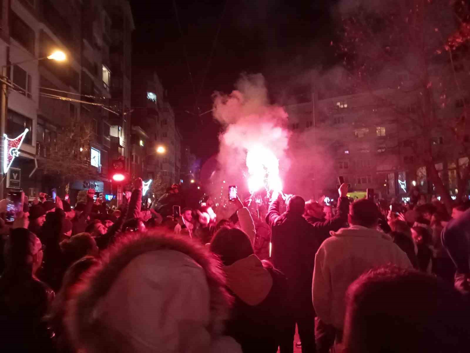 Eskişehir’de yılbaşı coşkuyla kutlandı