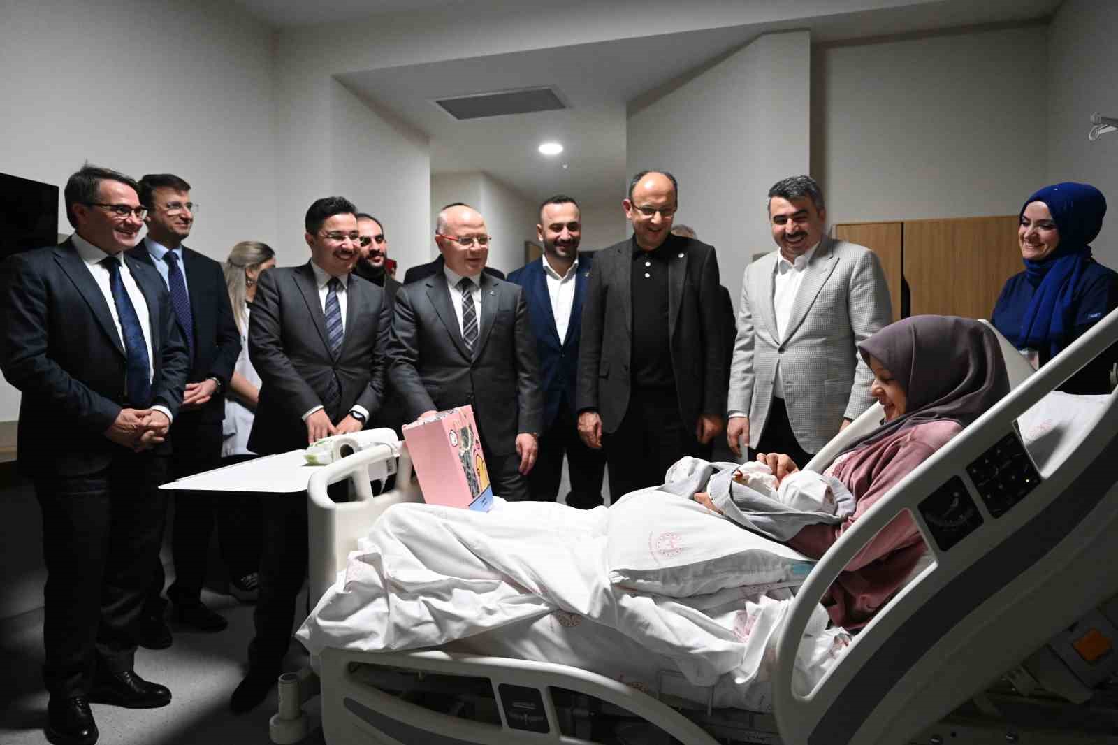 Bursa&rsquo;da 2024&rsquo;ün son, 2025&rsquo;in ilk bebekleri dünyaya geldi