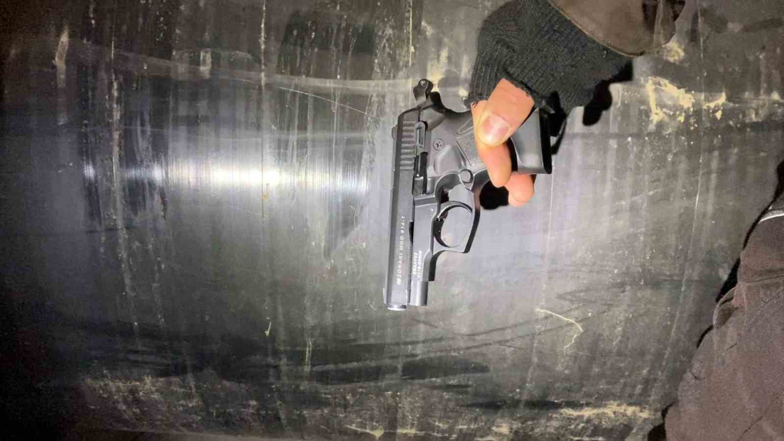 Yeni yıla ateş ederek girdi, g&ouml;zaltına alındı
