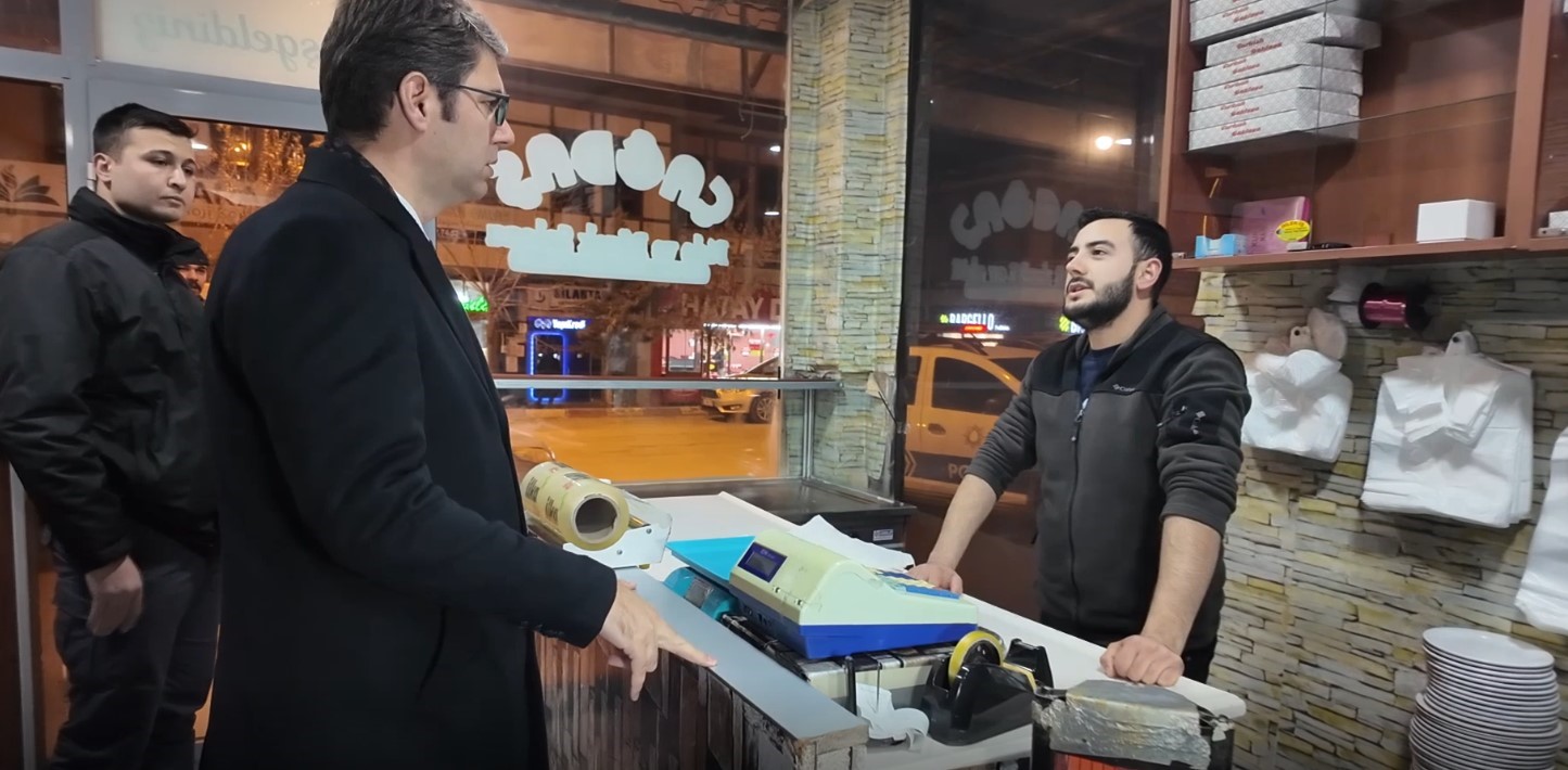 Erciş&rsquo;te 2025&rsquo;in ilk bebeği Halil İbrahim oldu
