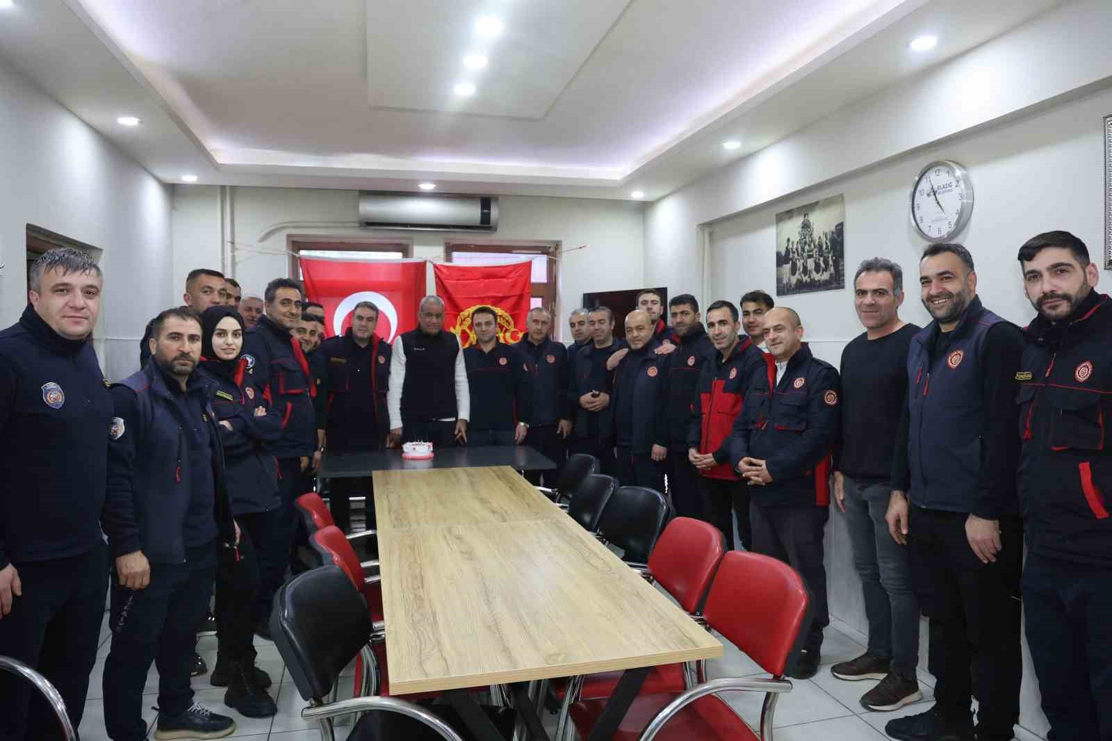 Türkiye’nin en uzun süre itfaiye müdürlüğünü yapan Başgün, emekliye ayrıldı 
