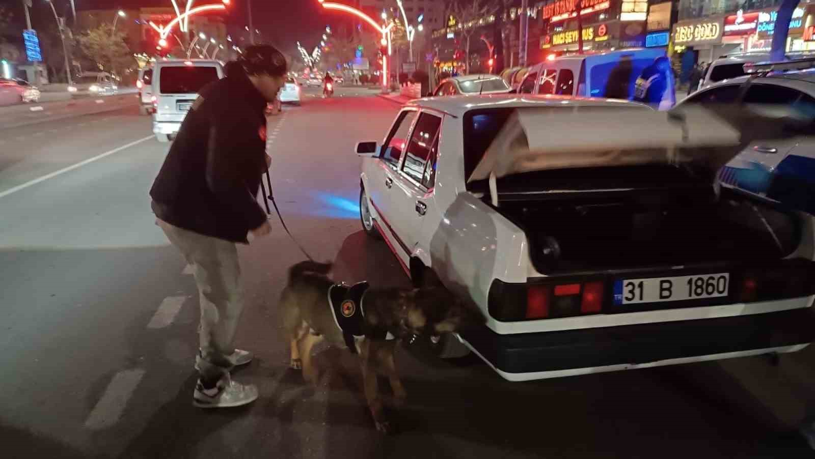 Batman’da polis ekiplerinden yılbaşı denetimi
