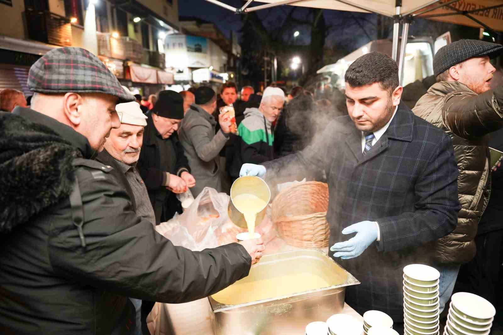 Büyükşehir’den yeni yılın ilk sabahında camilerde çorba ikramı
