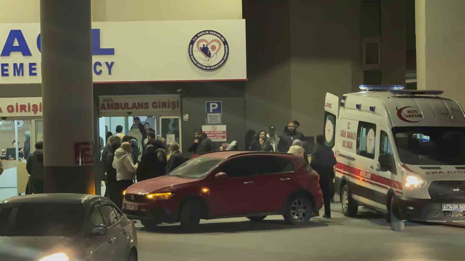 Trafo onarımı sırasında 2 personelin yüzü ve kolu yandı
