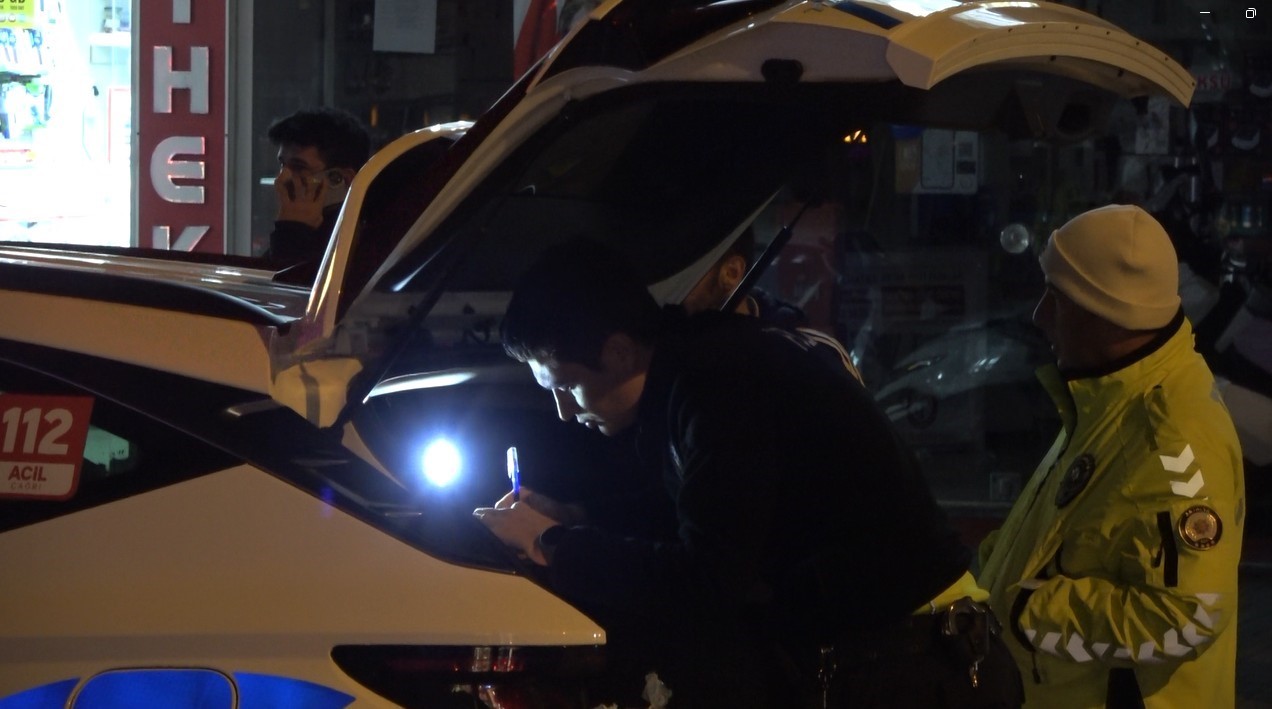 Alanya&rsquo;da motosikletin &ccedil;arptığı yaya yaralandı
