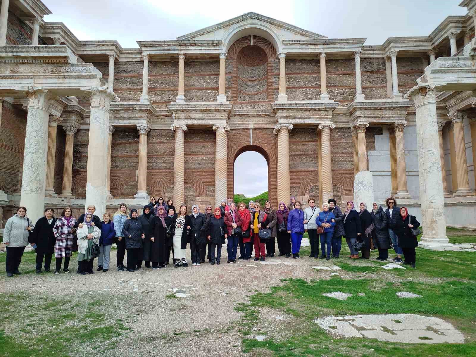 Manisalı kadınlar Salihli’yi yakından tanıdı
