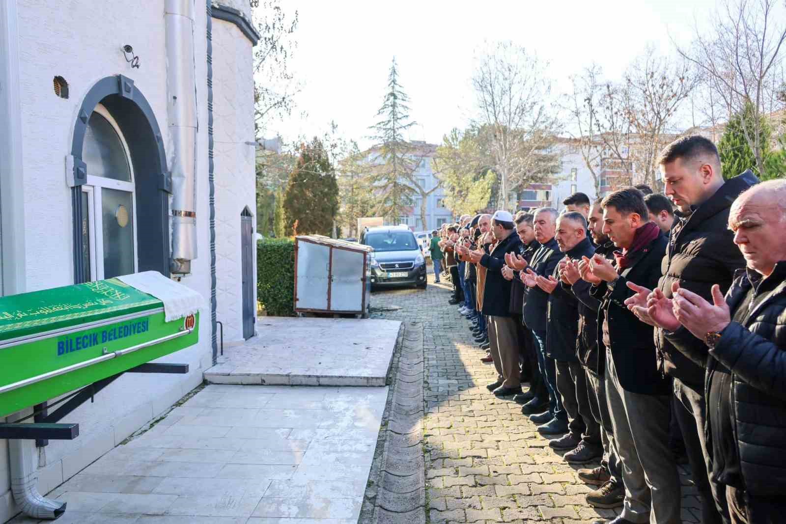 G&ouml;zyaşları arasında son yolculuğuna uğurlandı
