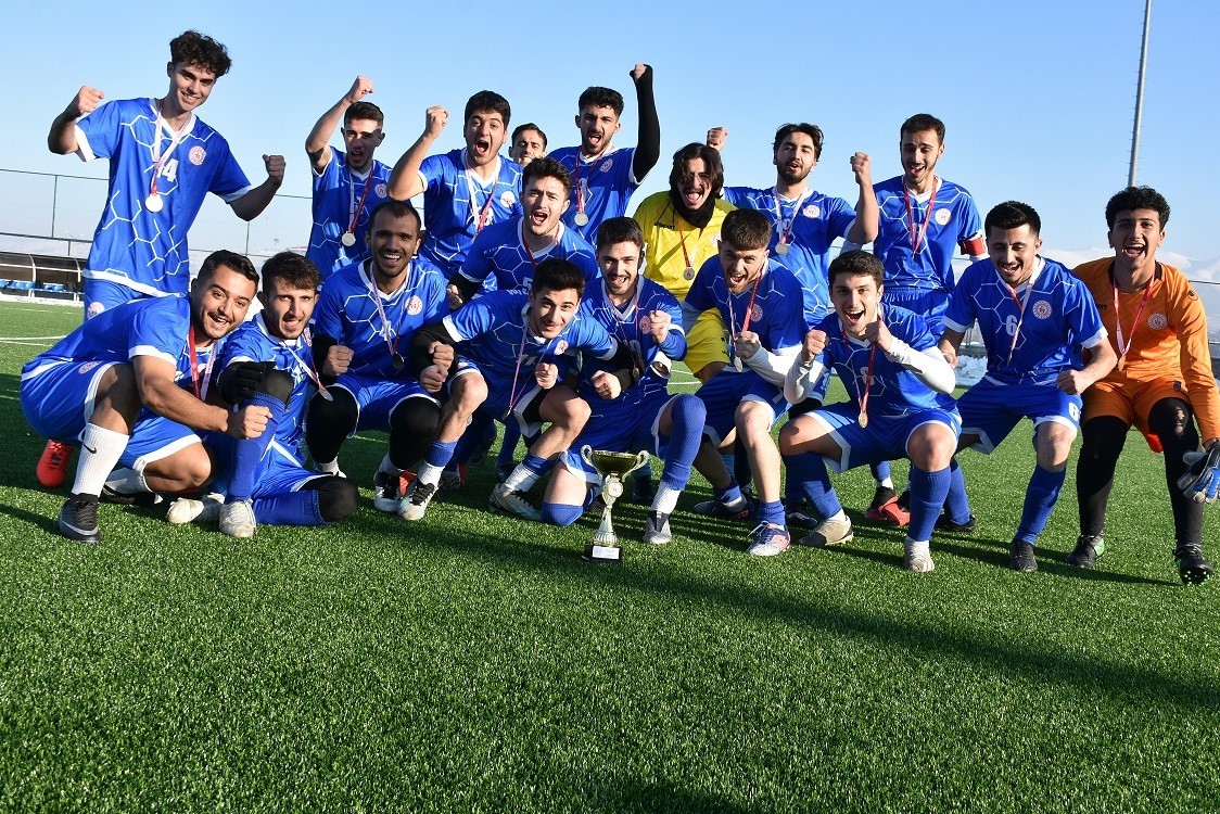 Yurtlig&rsquo;de futbolun kralı İbrahim Hakkı yurdu
