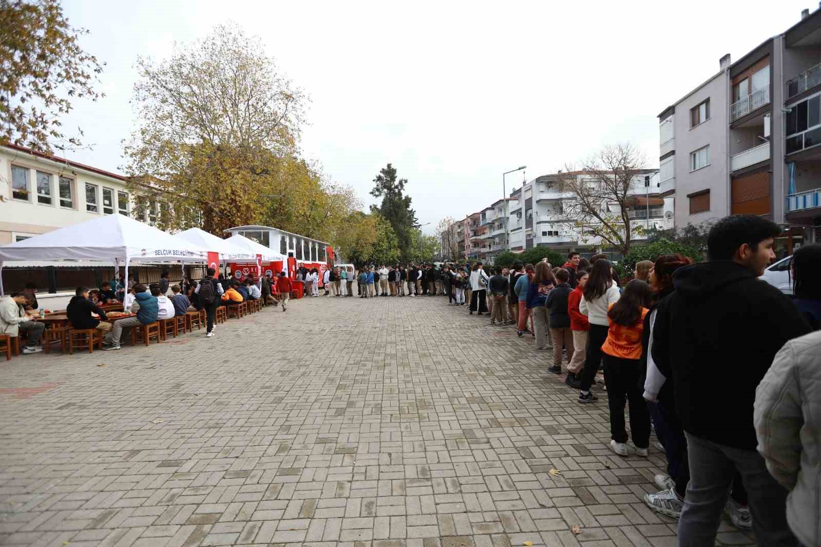 Başkan Sengel’den yeni yılın ilk müjdesi öğrencilere
