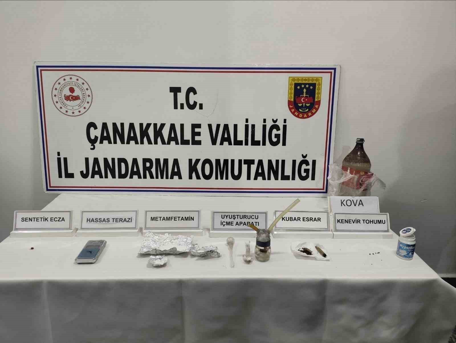 Çanakkale’de jandarmadan uyuşturucu operasyonuna 4 gözaltı
