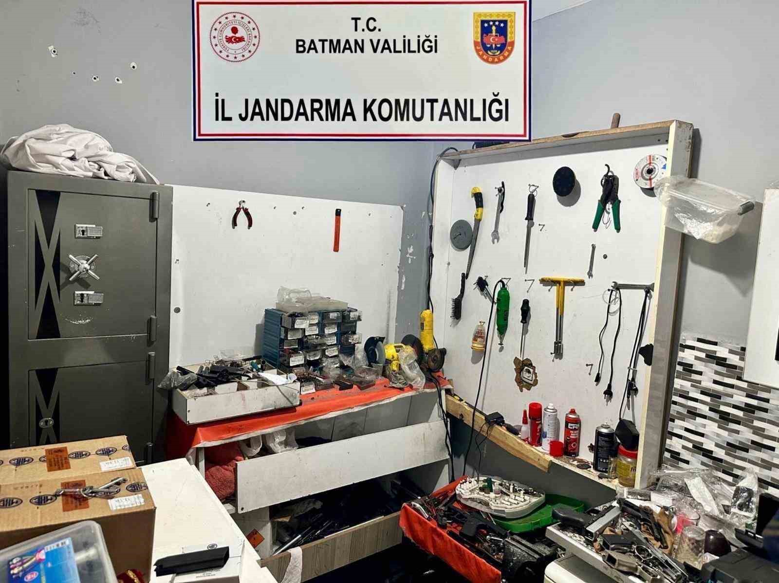 Batman’da kaçak silah imalathanesine düzenlenen baskında 1 kişi gözaltına alındı