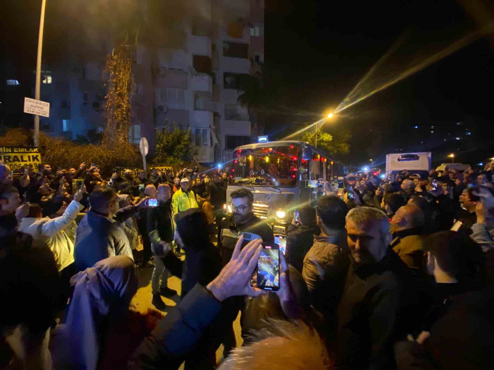 Ferdi Tayfur, şarkılarıyla uğurlandı
