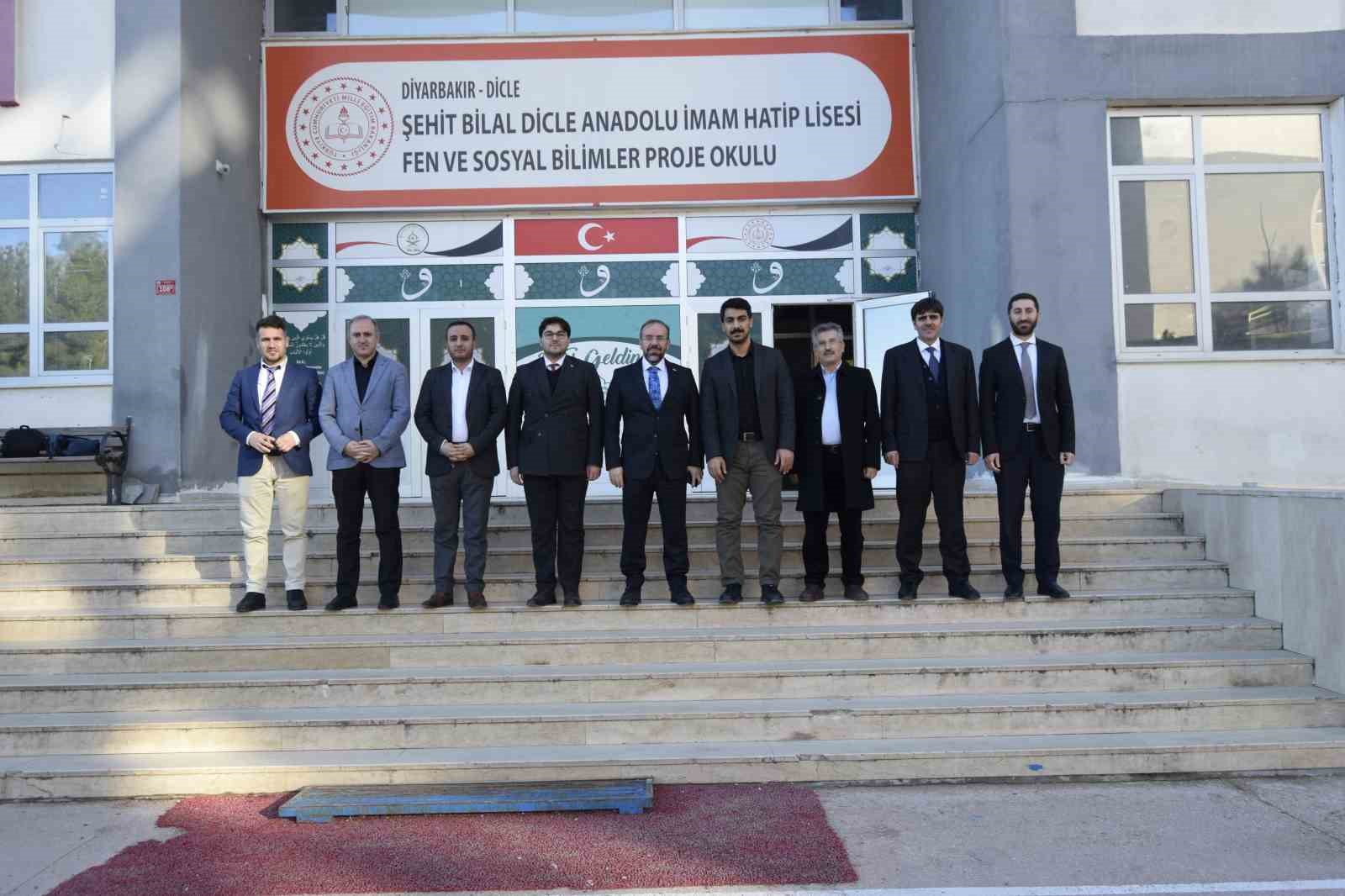 Diyarbakır İl Müftüsü Celal Büyük Dicle’de lise öğrencileriyle buluştu
