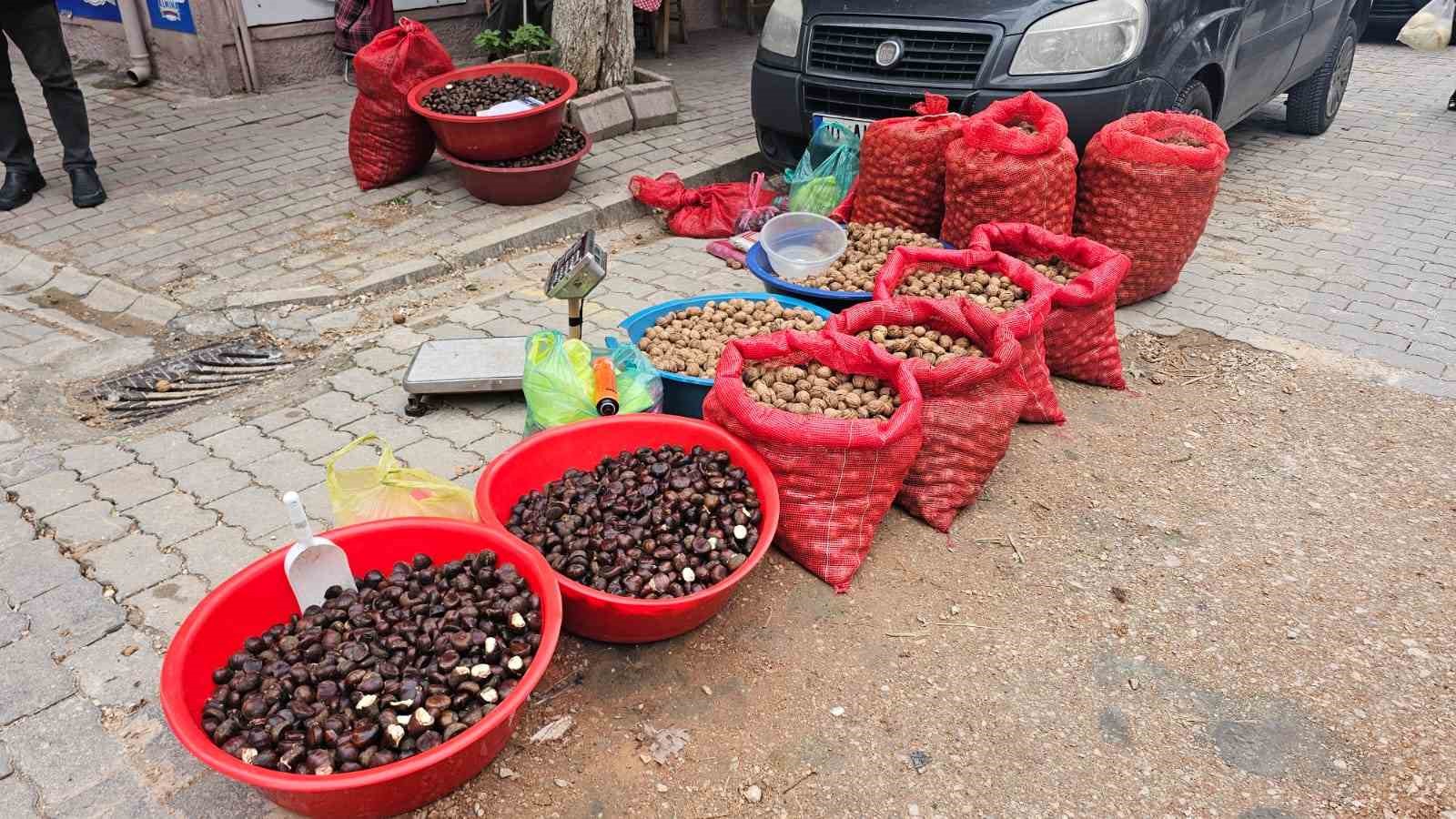 Bandırma&rsquo;da sa&ccedil; spreyli kestane skandalı
