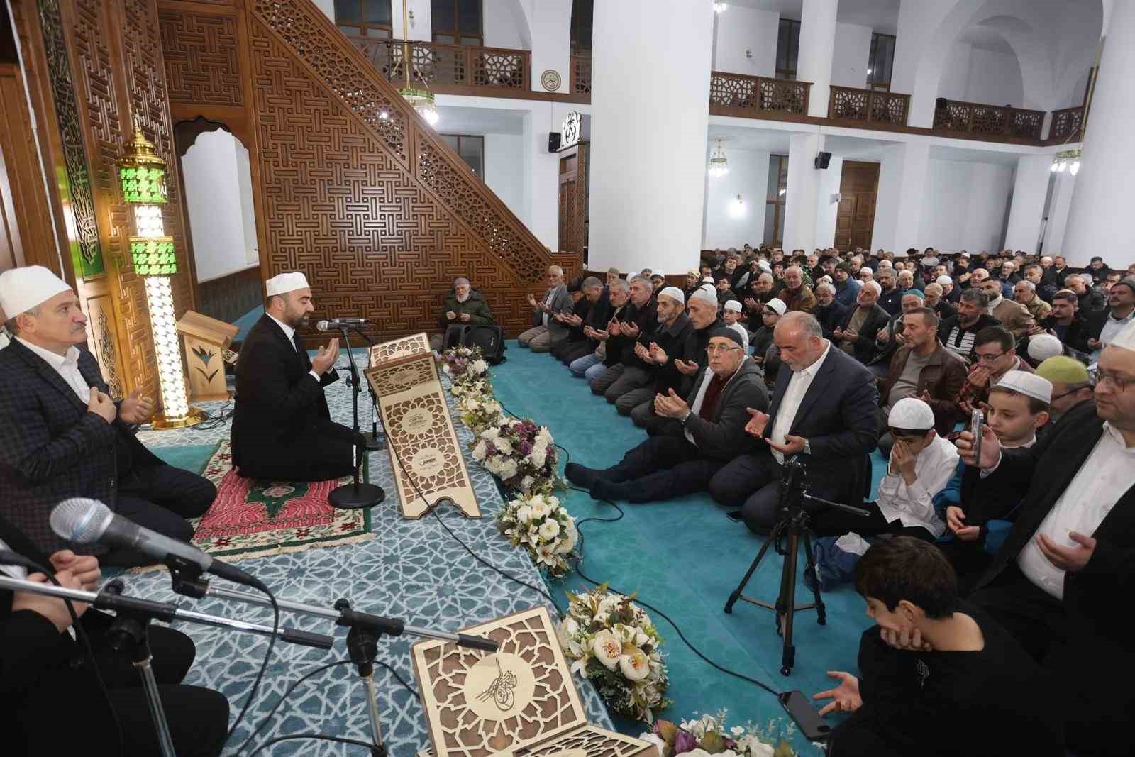 &quot;Regaib Kandili Özel Programı&quot;na yoğun ilgi