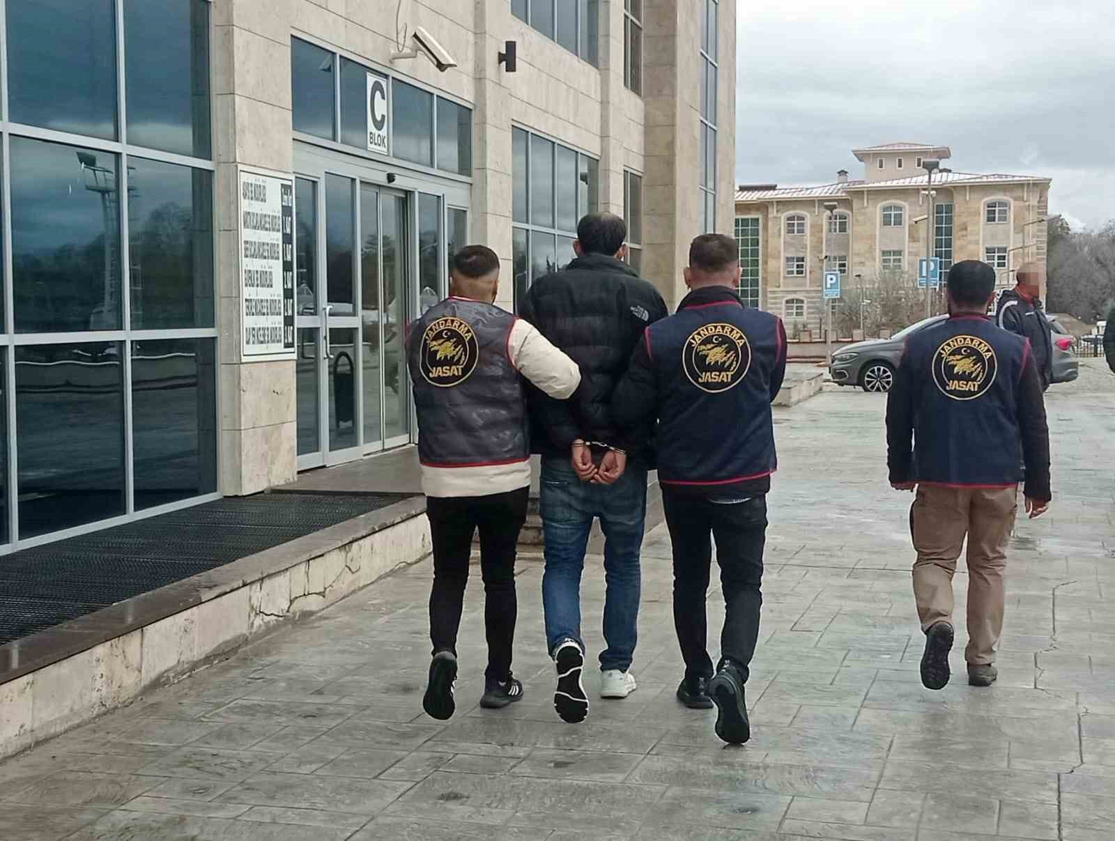 40 yıl hapsi olan şüpheli Uşak’ta yakalandı