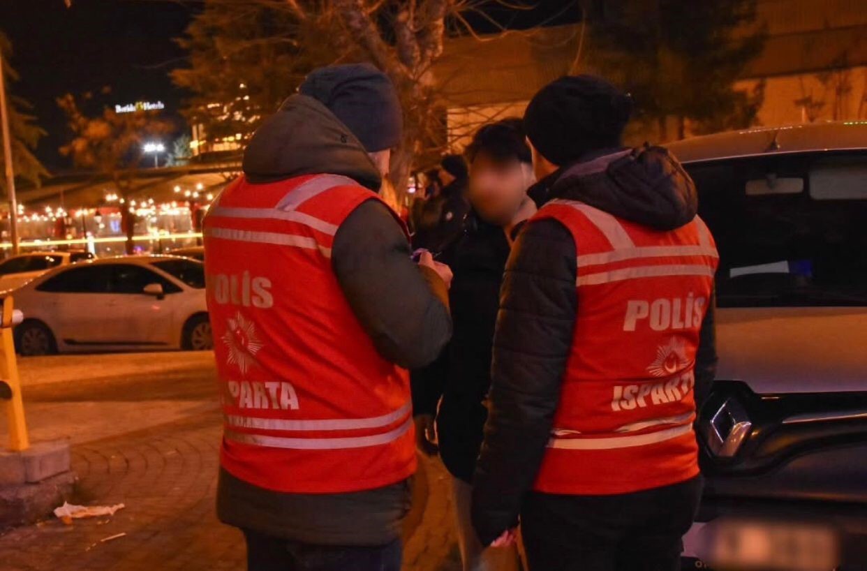 Isparta’da modifiyeli ve abartı egzozlu araç denetimi: 5 araç men edildi
