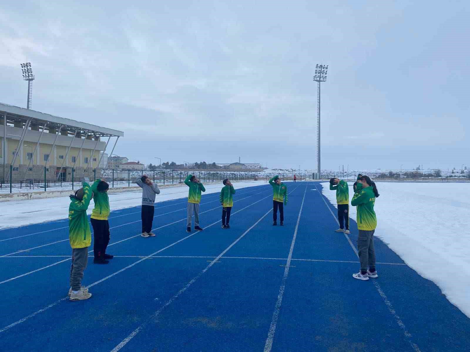 Atletizm antrenmanları devam ediyor
