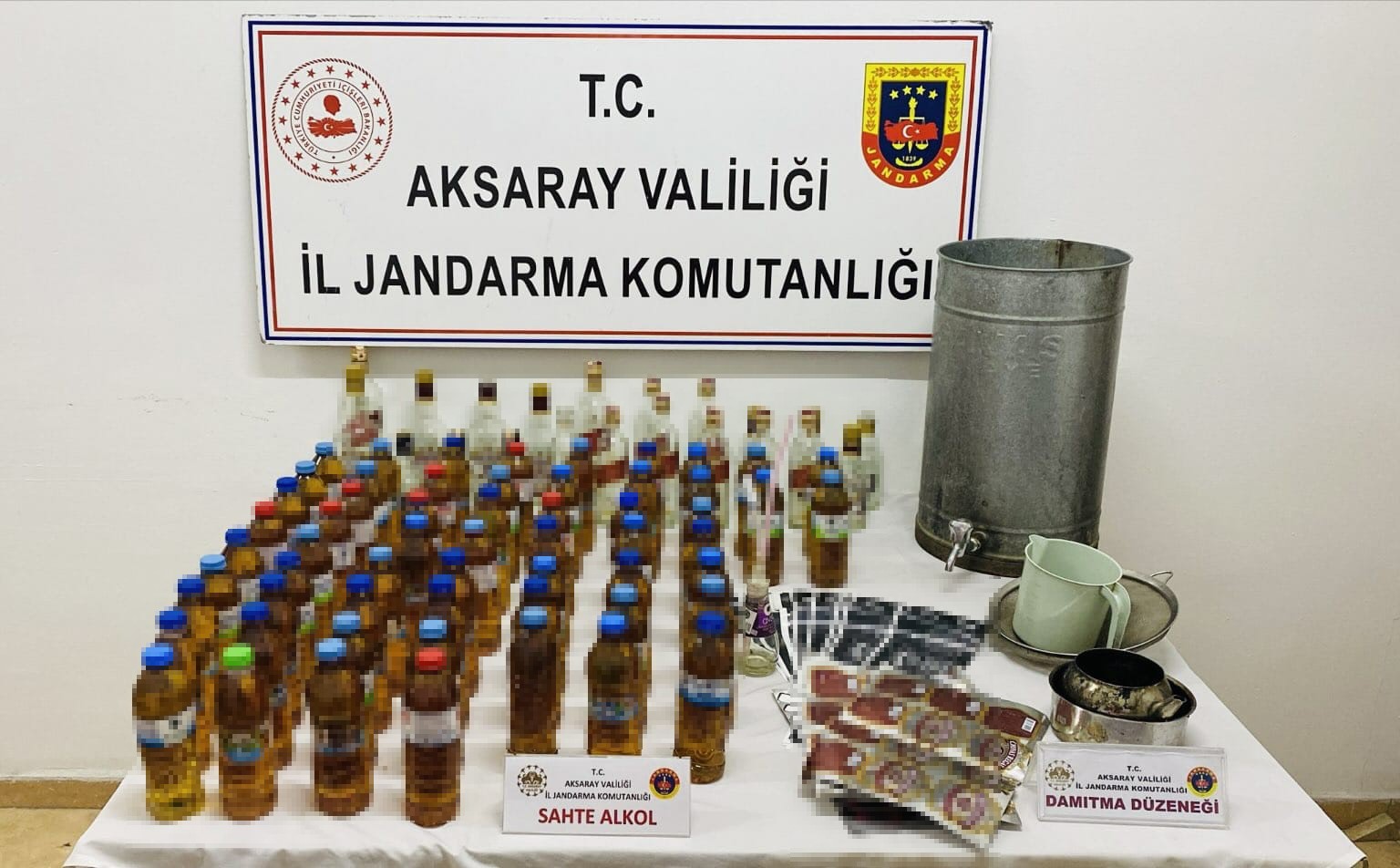 Aksaray’da kahvehaneye sahte içki operasyonu: 2 gözaltı