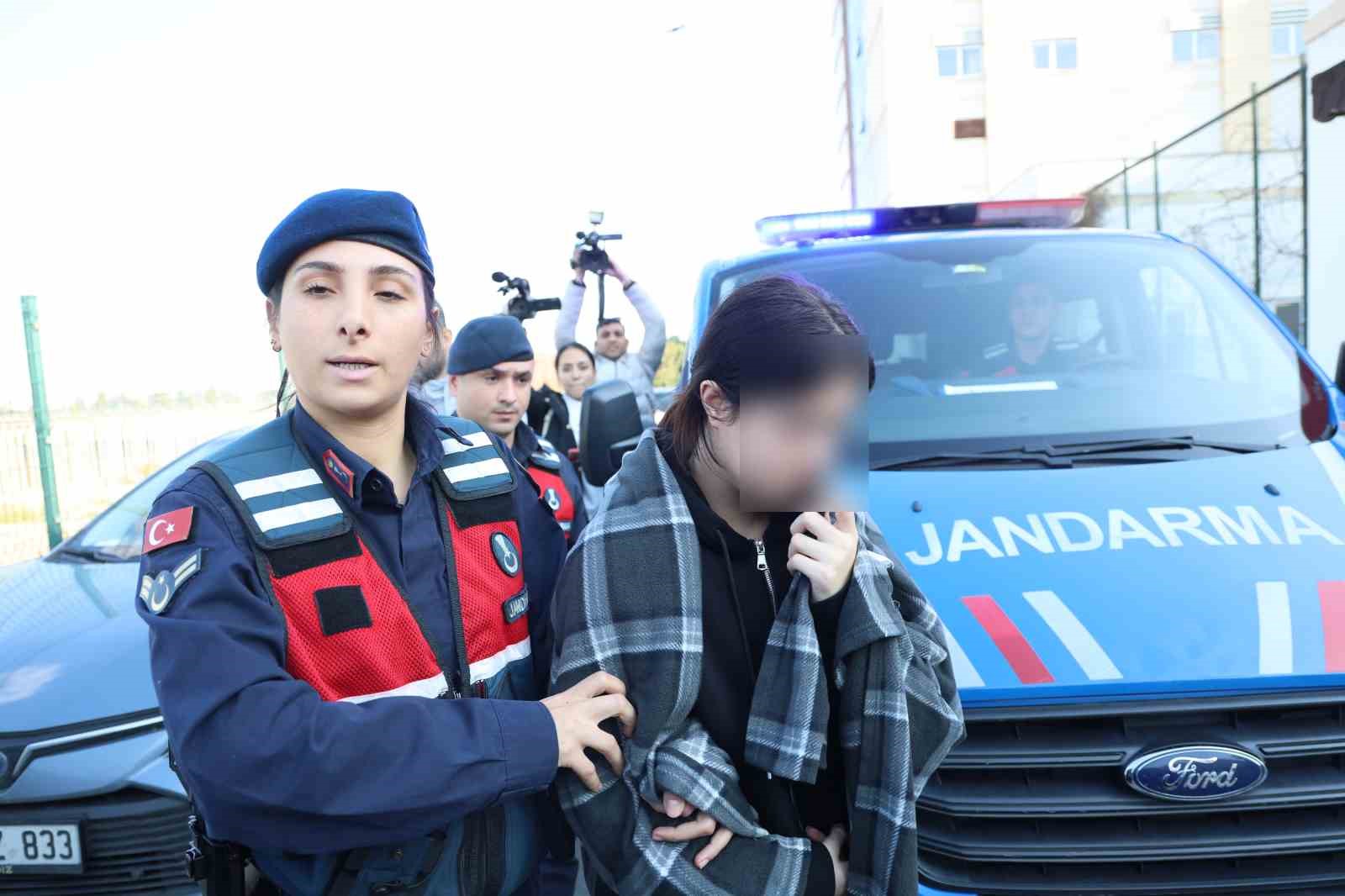 15 yaşındaki oğlunu &ouml;ld&uuml;rd&uuml;ğ&uuml; iddia edilen baba adliyeye sevk edildi
