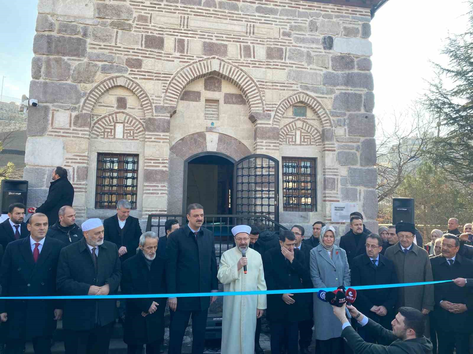 Diyanet Başkanı Erbaş, 45 yıldır kapalı olan İsfahani Mescidi’nin açılışını yaptı