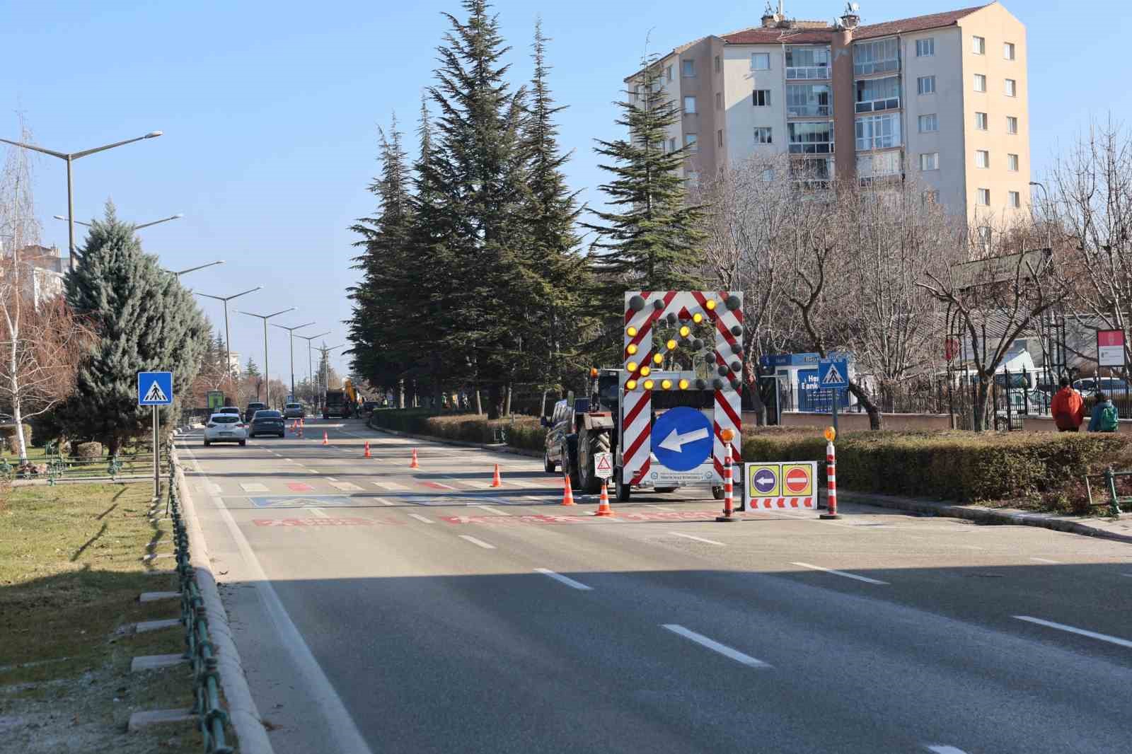 B&uuml;y&uuml;kşehir ekipleri budama &ccedil;alışmalarına devam ediyor

