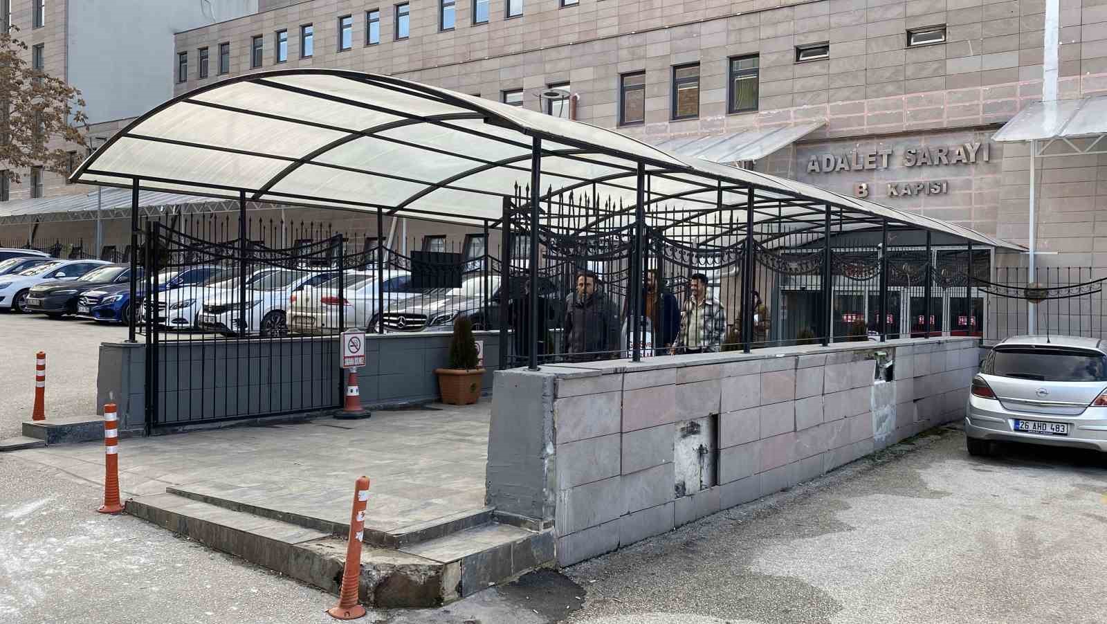 Canlı yayında ağır s&ouml;zler eden şahıs adliyeye sevk edildi
