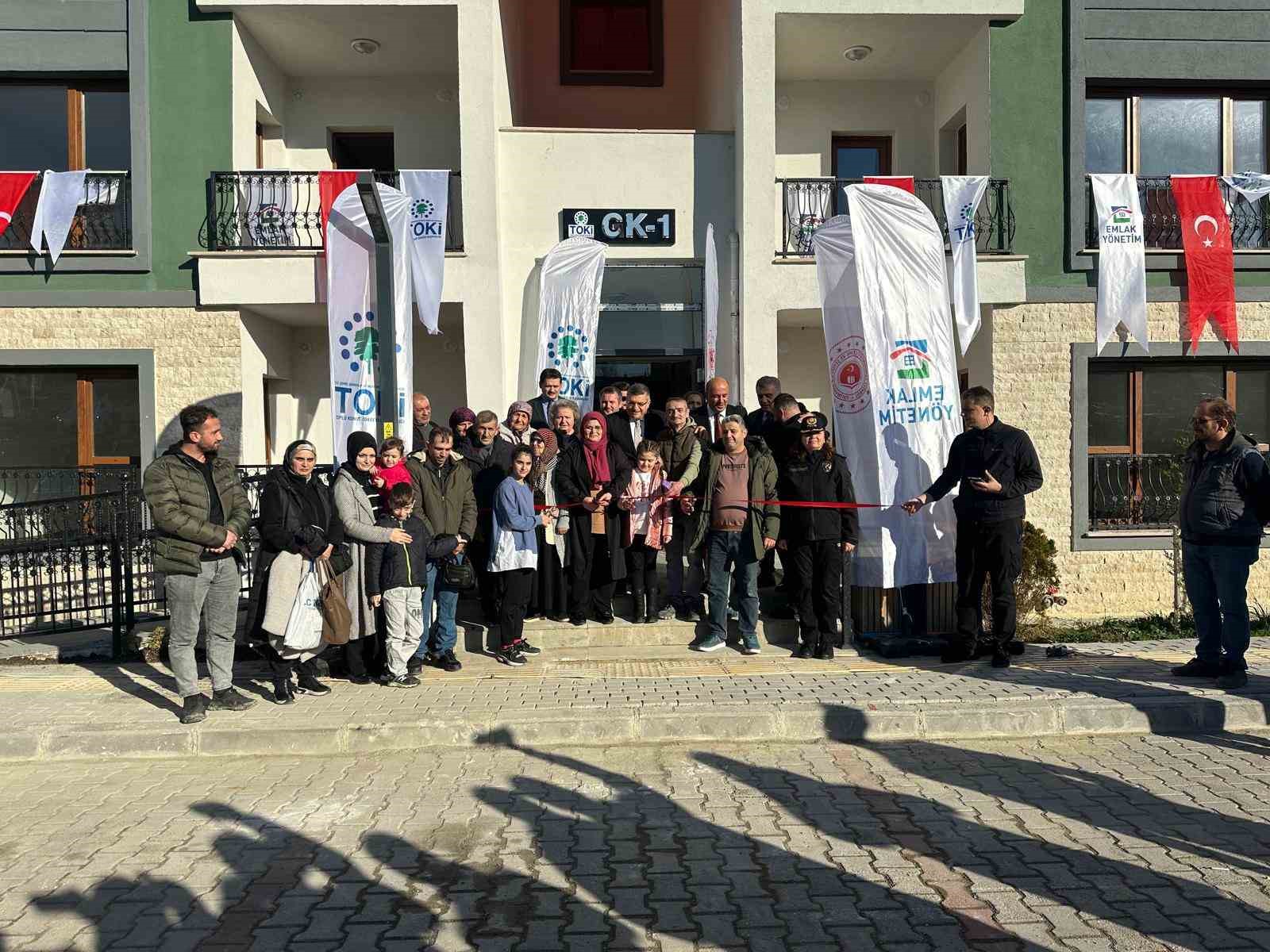 Sinop&rsquo;ta TOKİ konutları anahtar teslim t&ouml;reni
