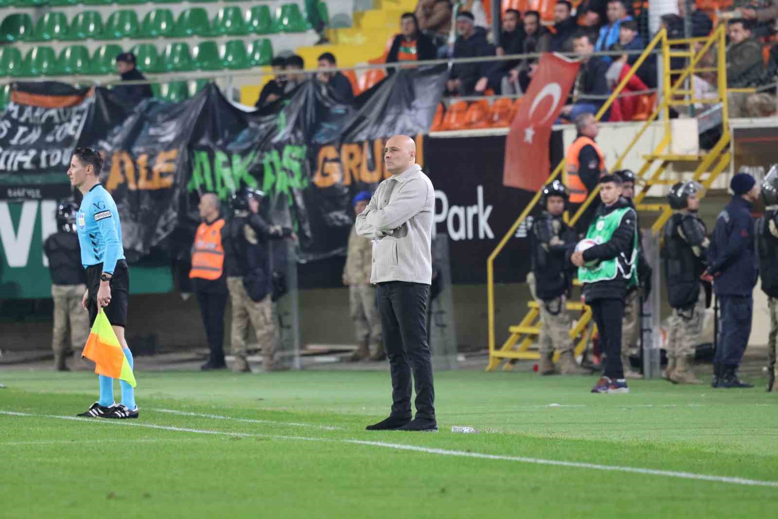 Trendyol Süper Lig: Alanyaspor: 1 - Konyaspor: 0 (İlk yarı)