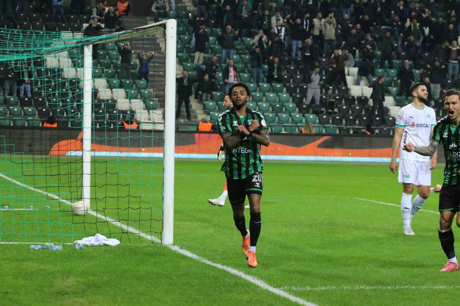 Trendyol 1. Lig: Kocaelispor: 3 - Iğdır FK: 0
