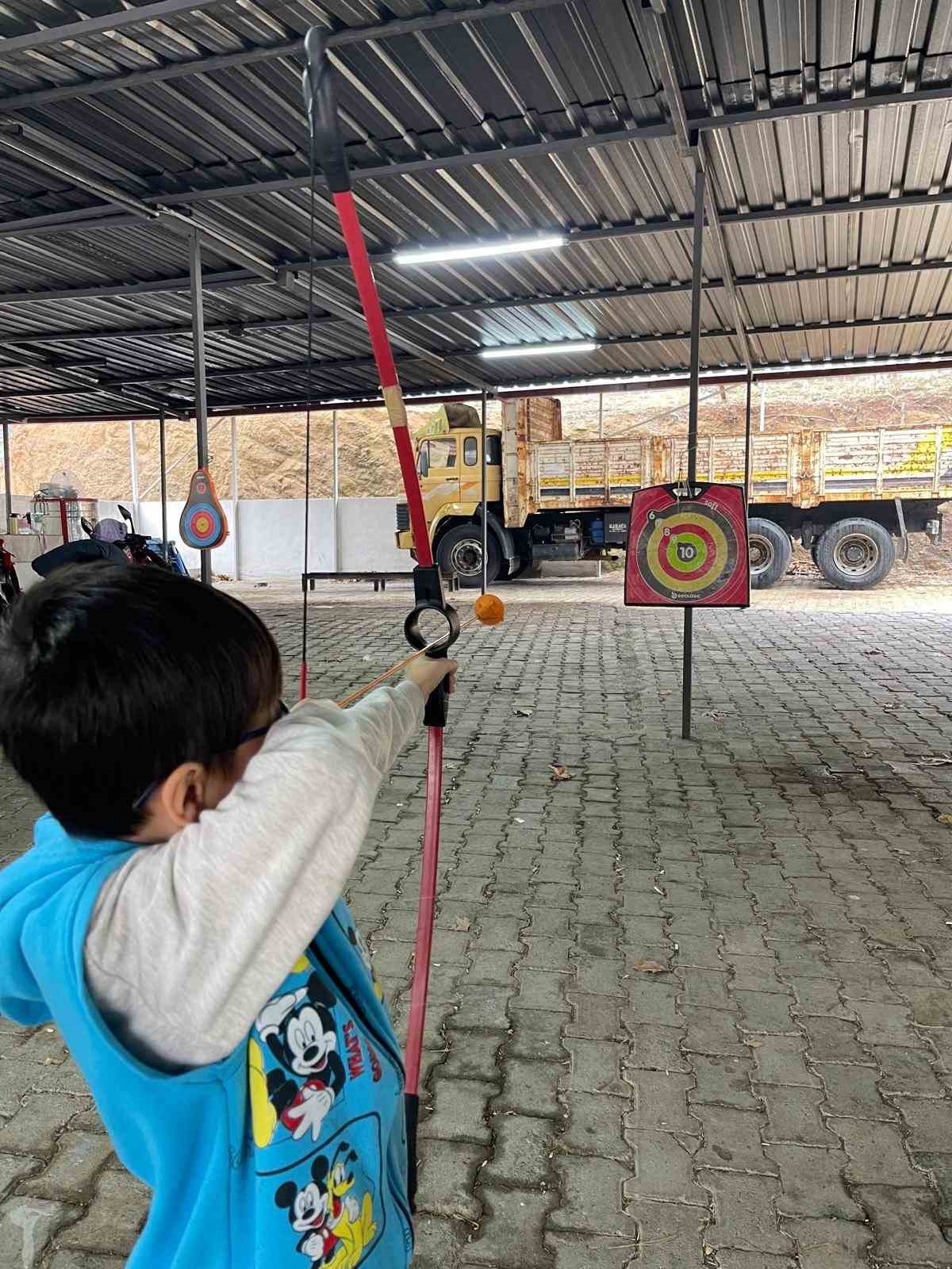 Ula’da minik yetenekler sanat ve sporla şekilleniyor
