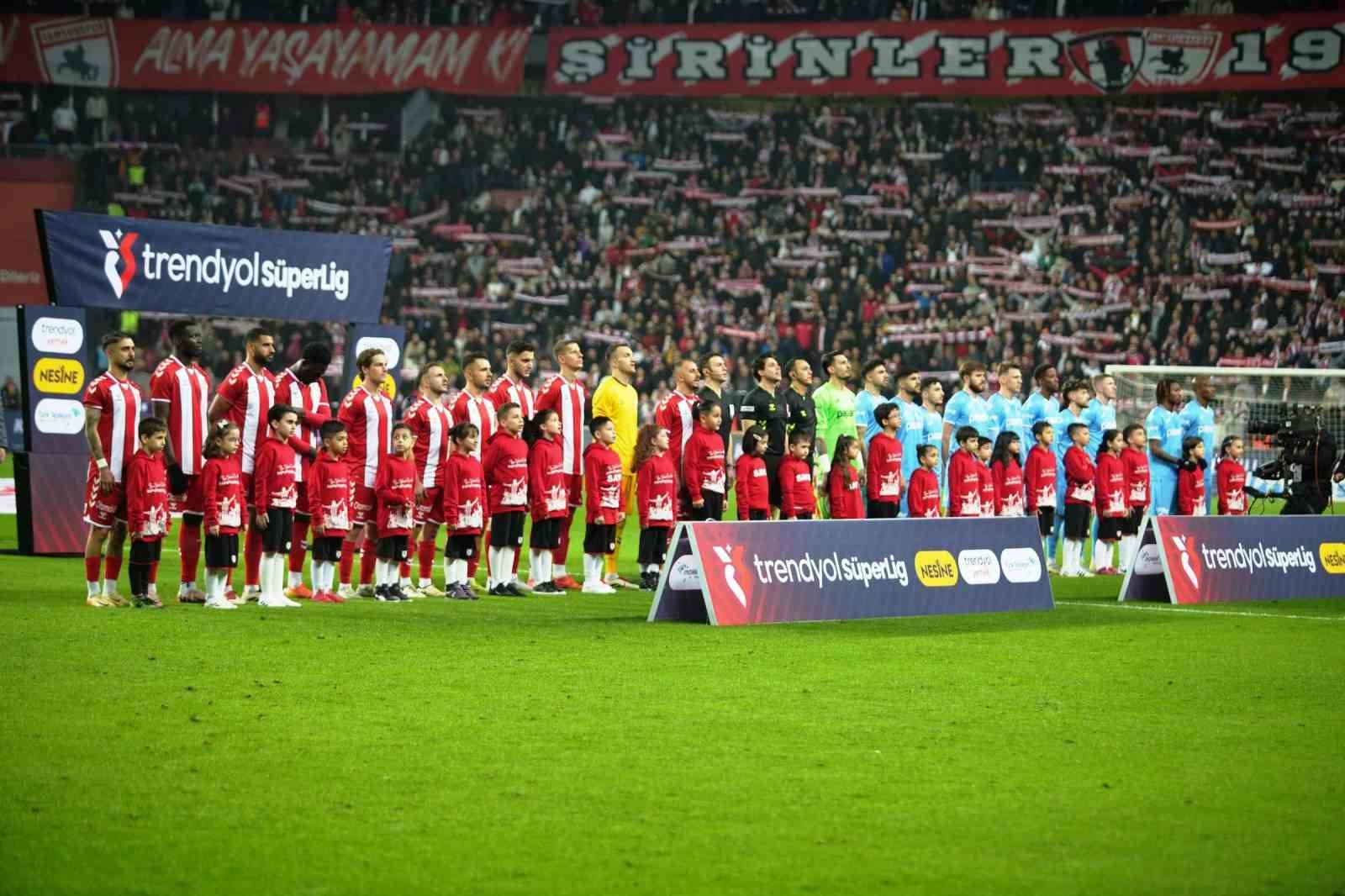 Trendyol Süper Lig: Samsunspor: 0 - Trabzonspor: 0 (Maç devam ediyor)
