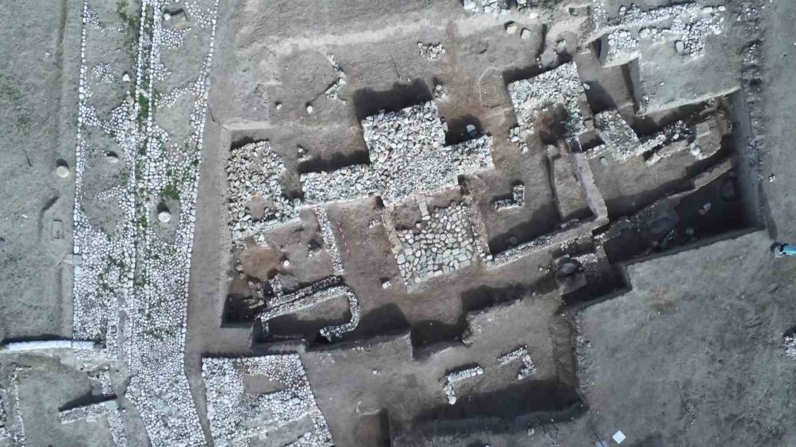 Oluz Höyük’te keşfedilen tarihi tapınakların inşasında kullanılan gizemli taşlar araştırılıyor