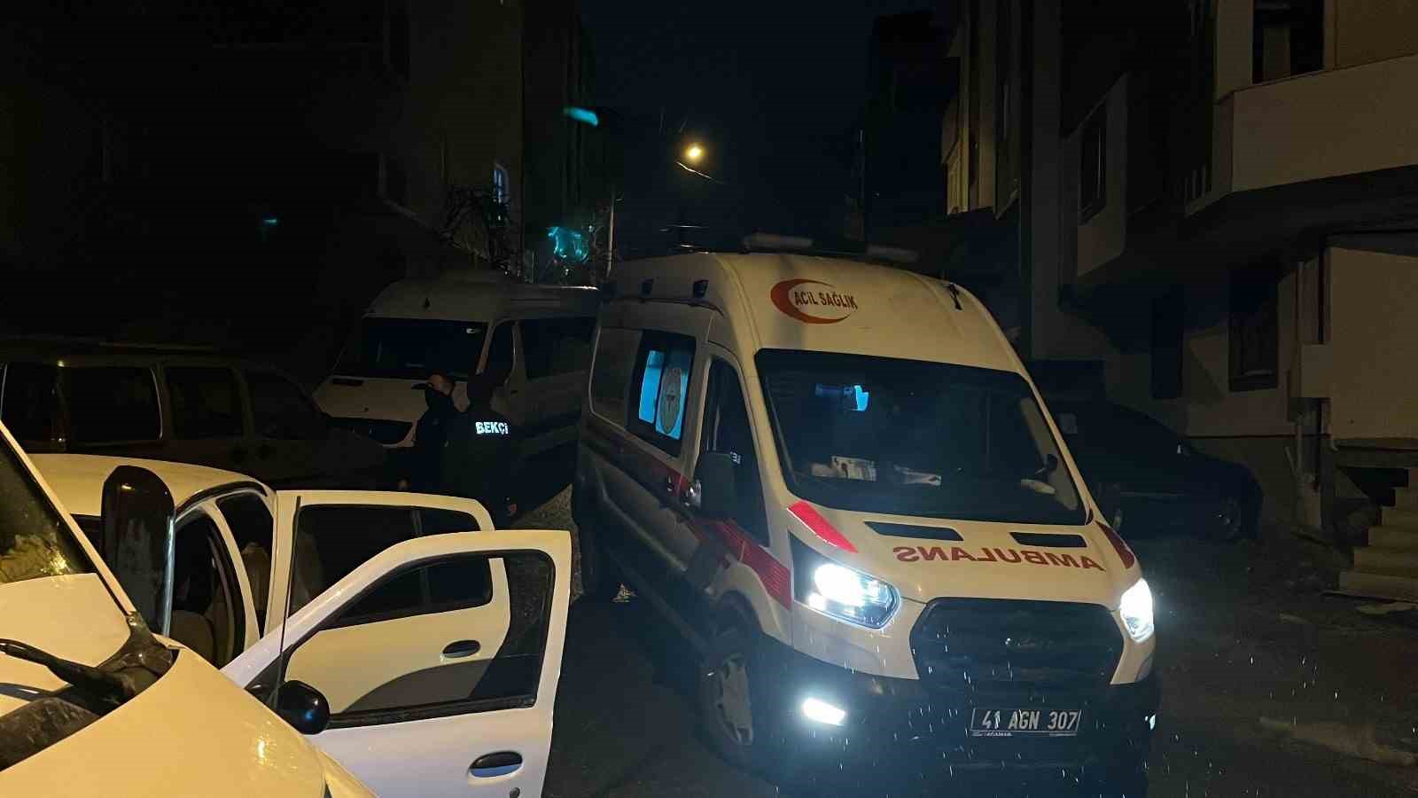 Otopark kavgasında komşu 2 kardeşi silahla yaraladı
