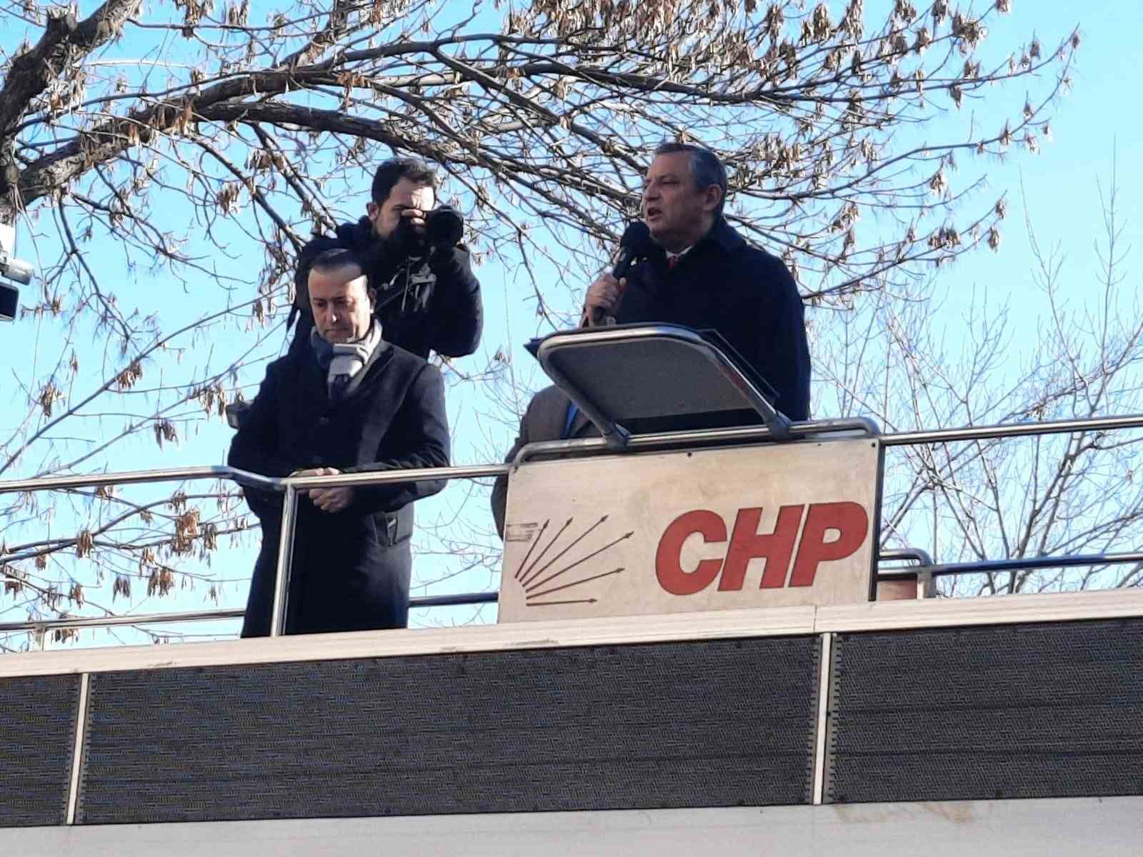 CHP Genel Başkanı Özel, Kars’ta partisinin il binasının açılış töreninde konuştu: