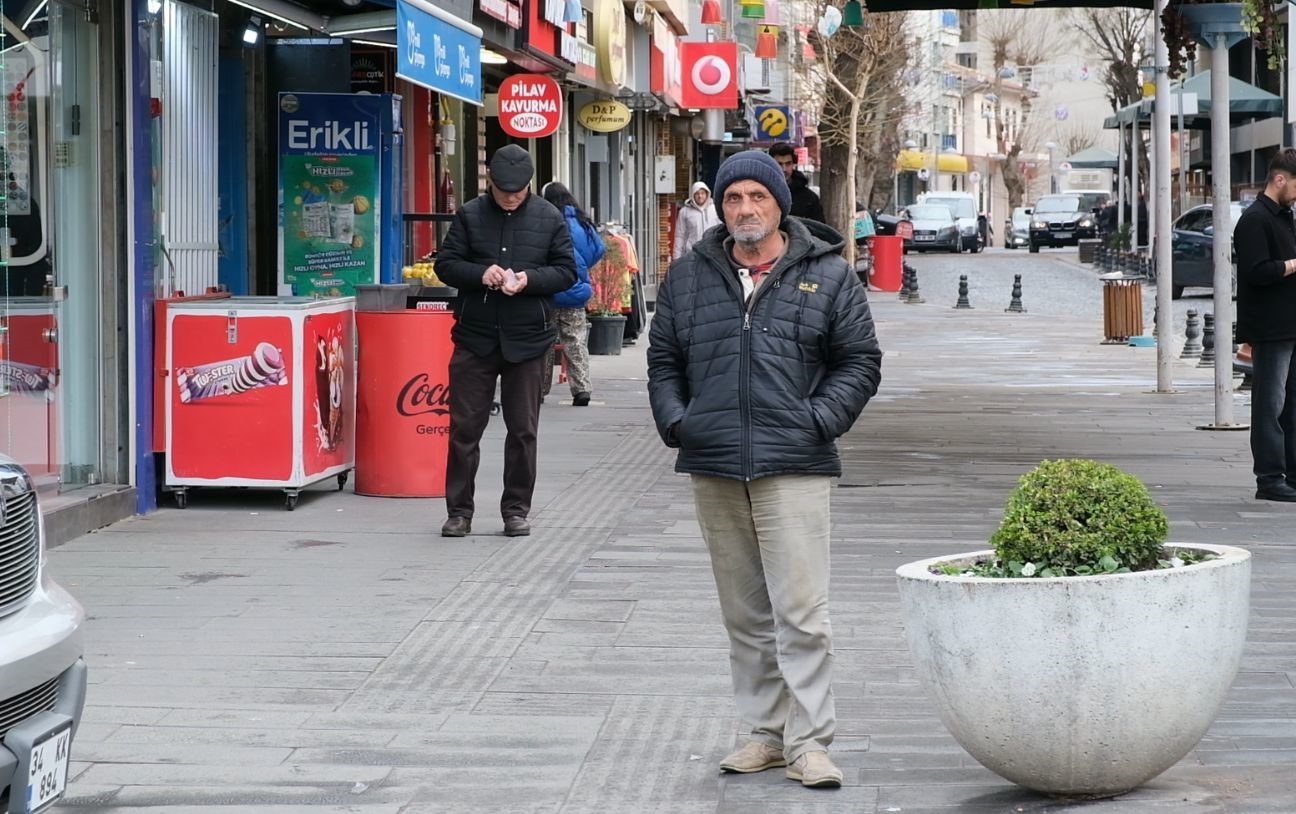 Kırklareli sokaklarında Ferdi Tayfur şarkıları
