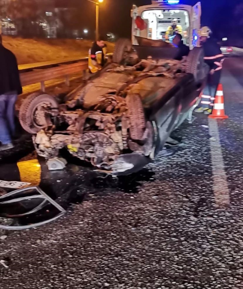 Takla atan otomobilin hurdaya döndüğü kazada 23 yaşındaki genç yaralandı
