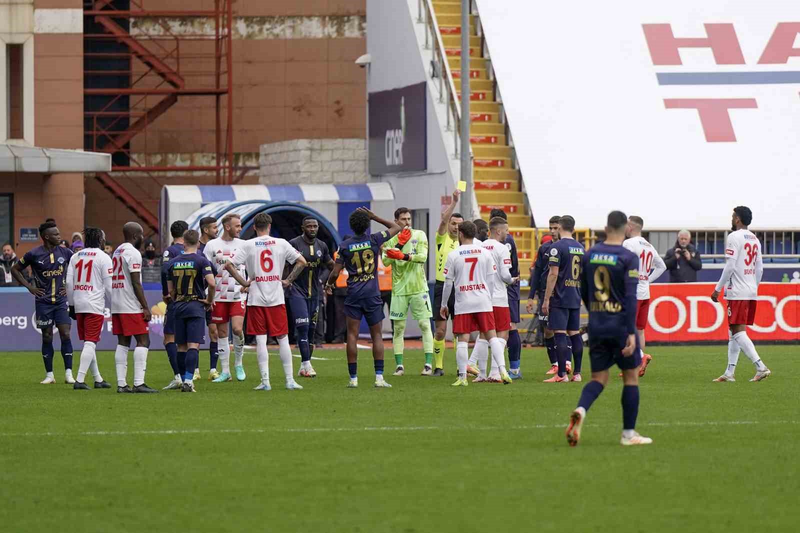 Trendyol Süper Lig: Kasımpaşa: 2 - Gaziantep FK: 1 (İlk yarı)
