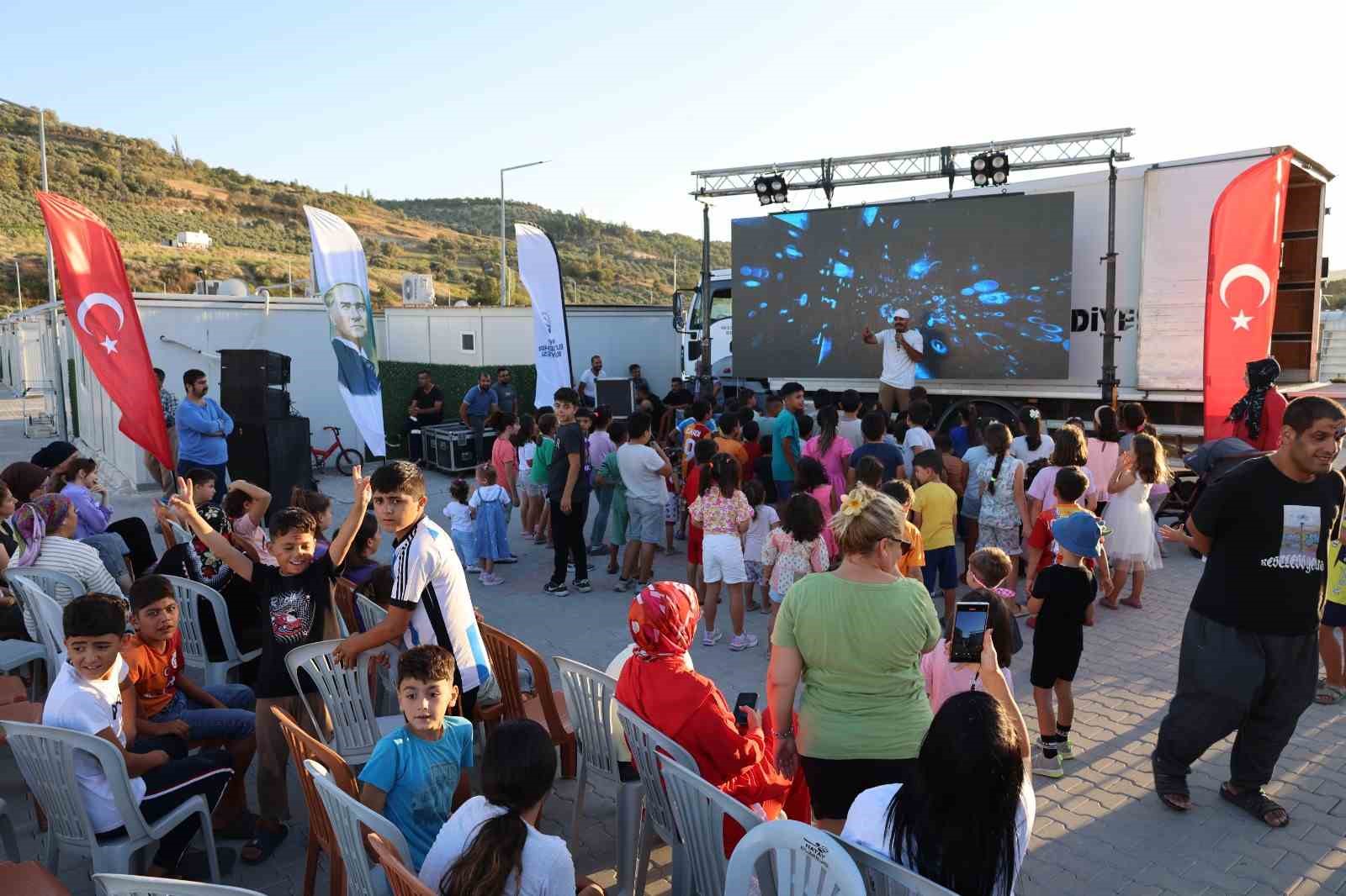 Hatay Büyükşehir Belediyesi yaptıkları şenliklerle 5 ayda 10 bin 690 çocuk doyasıya eğlendi