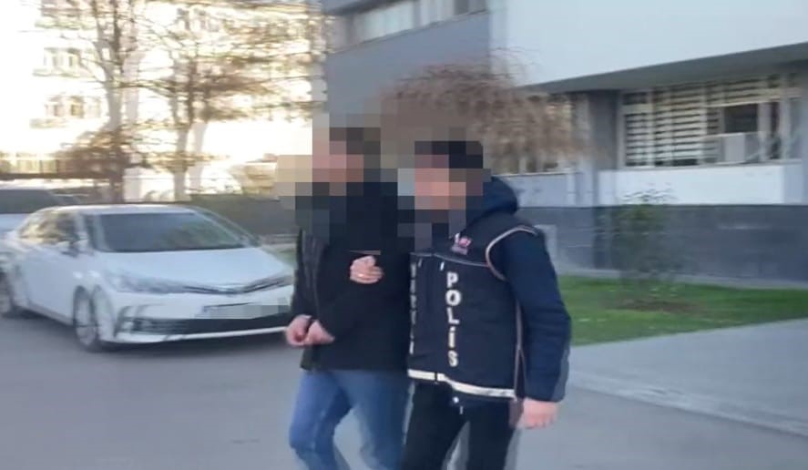 Batman&rsquo;da &uuml;zerinde uyuşturucu yakalanan yolcu tutuklandı
