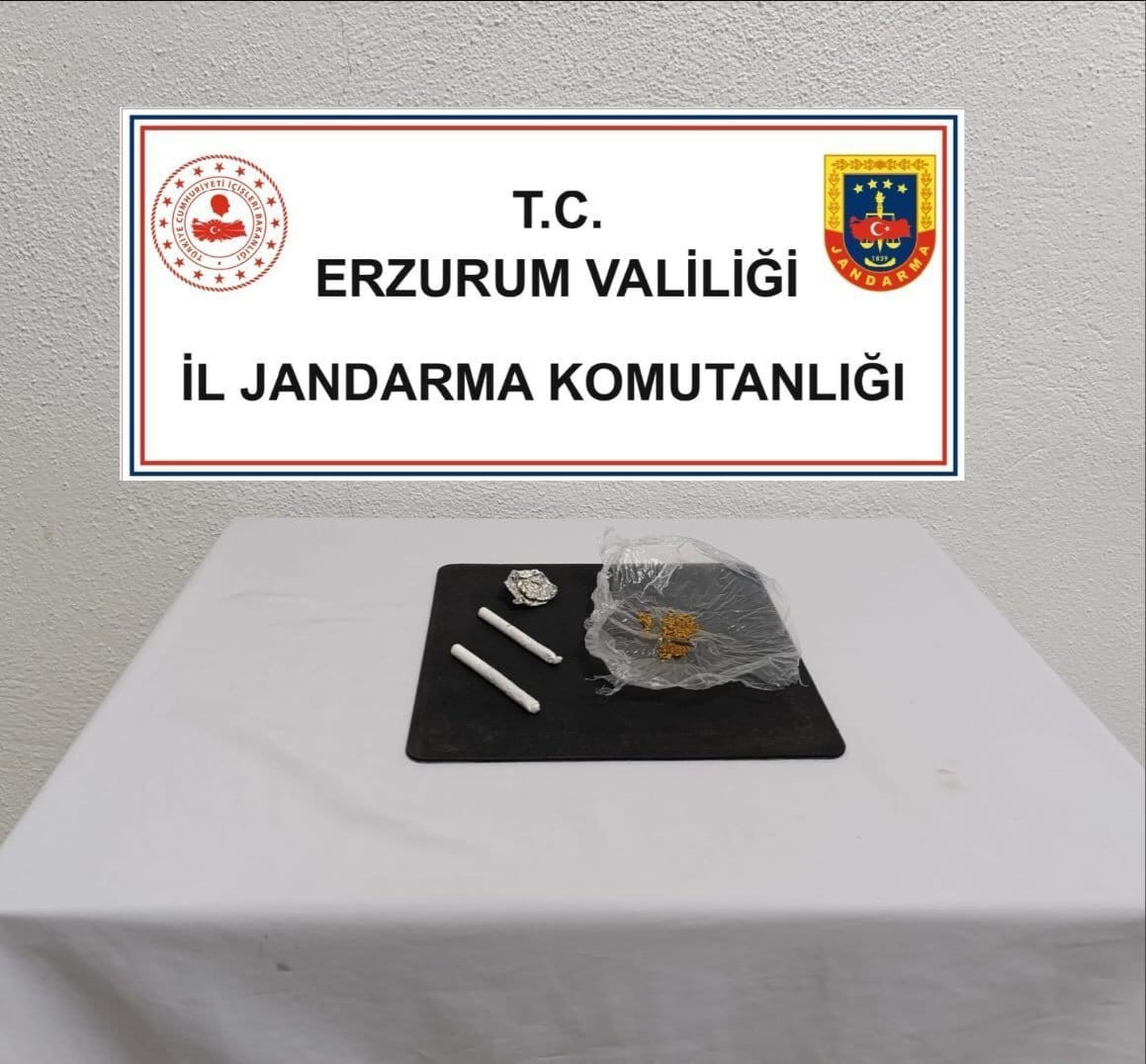 Jandarma kaçakçılara göz açtırmıyor
