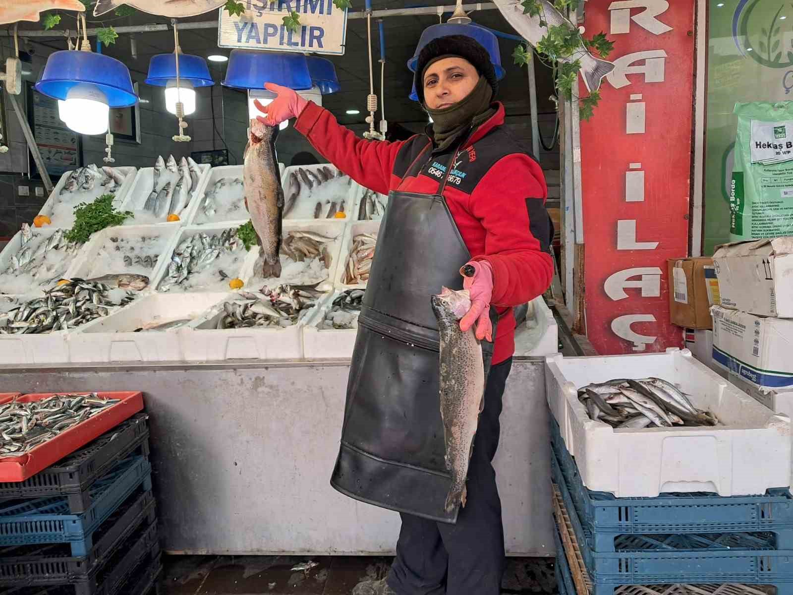 Kilis’in tek kadın balıkçısı dede mesleğini sürdürüyor