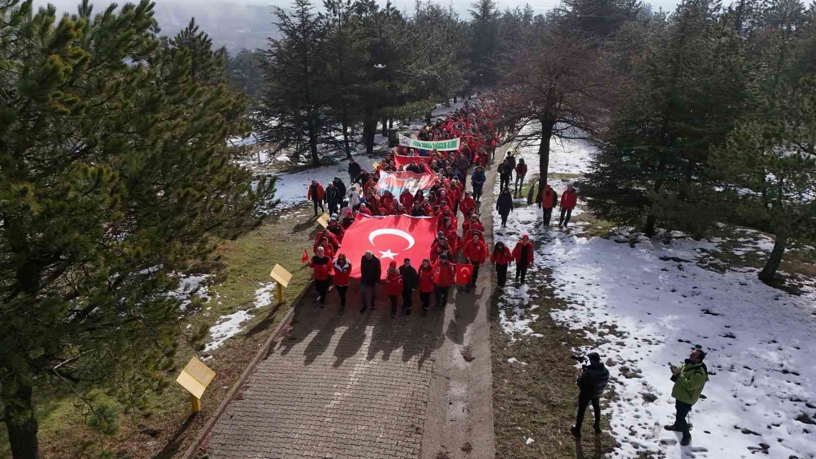 İnönü Savaşları şehitleri 8 kilometrelik yürüyüşle anıldı
