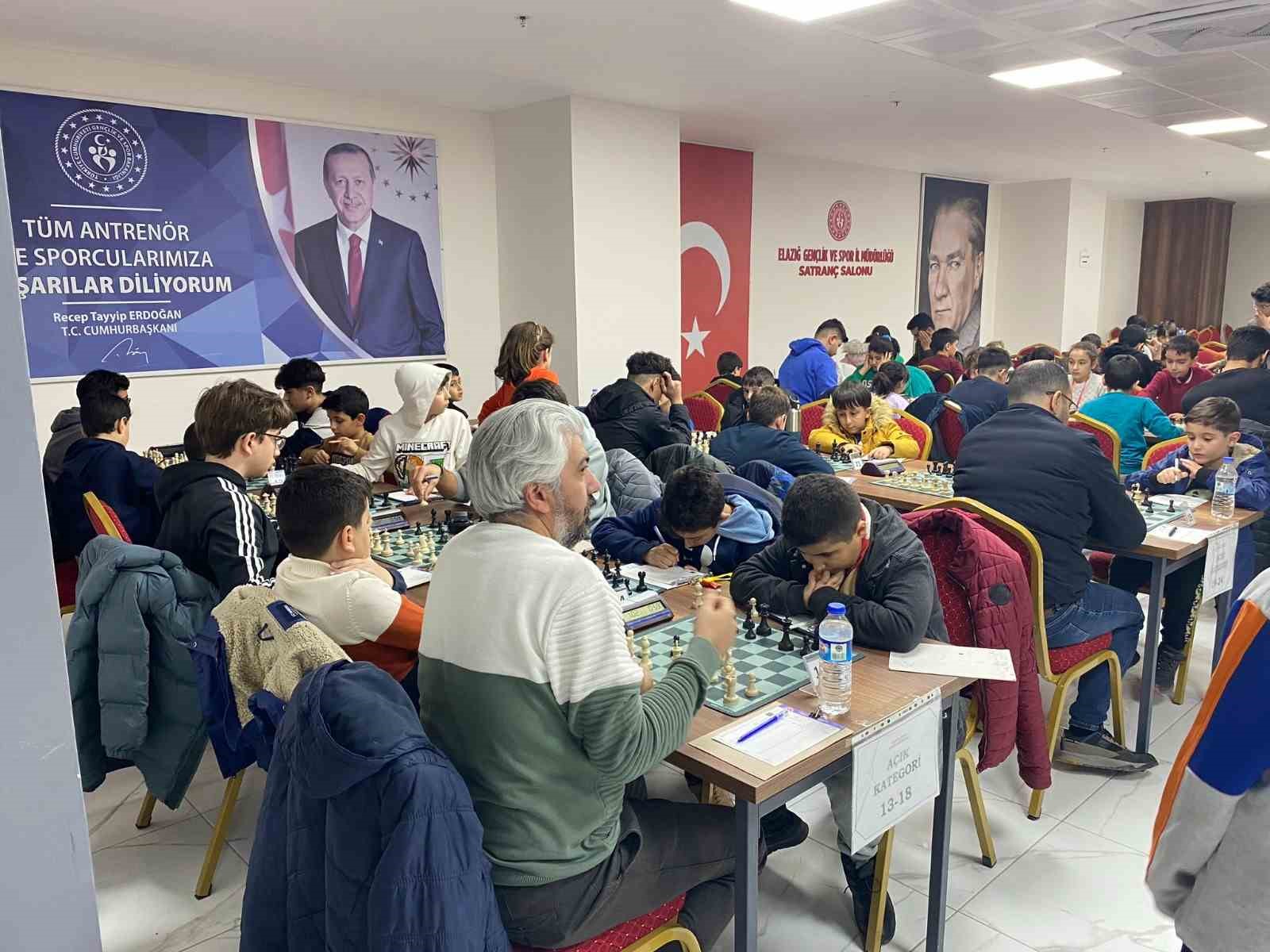 Elazığ’da satranç turnuvası sona erdi