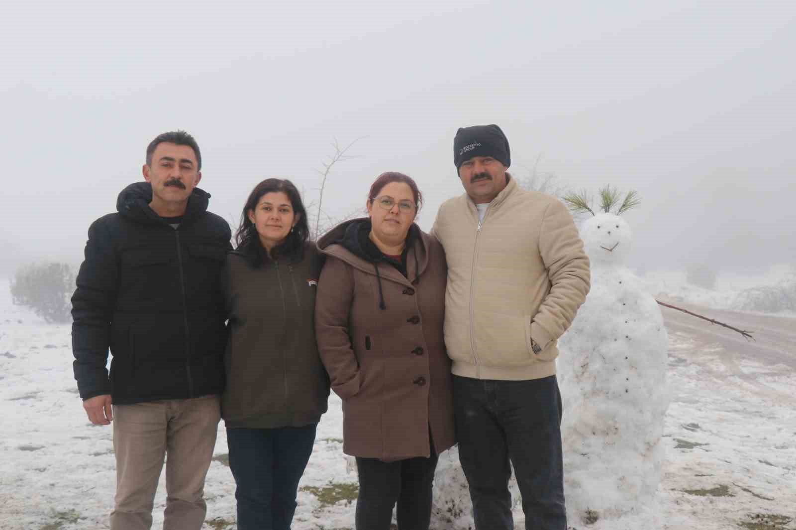 Süleymanlı Yayla Gölünde kar ve sisin birleşimi mest etti
