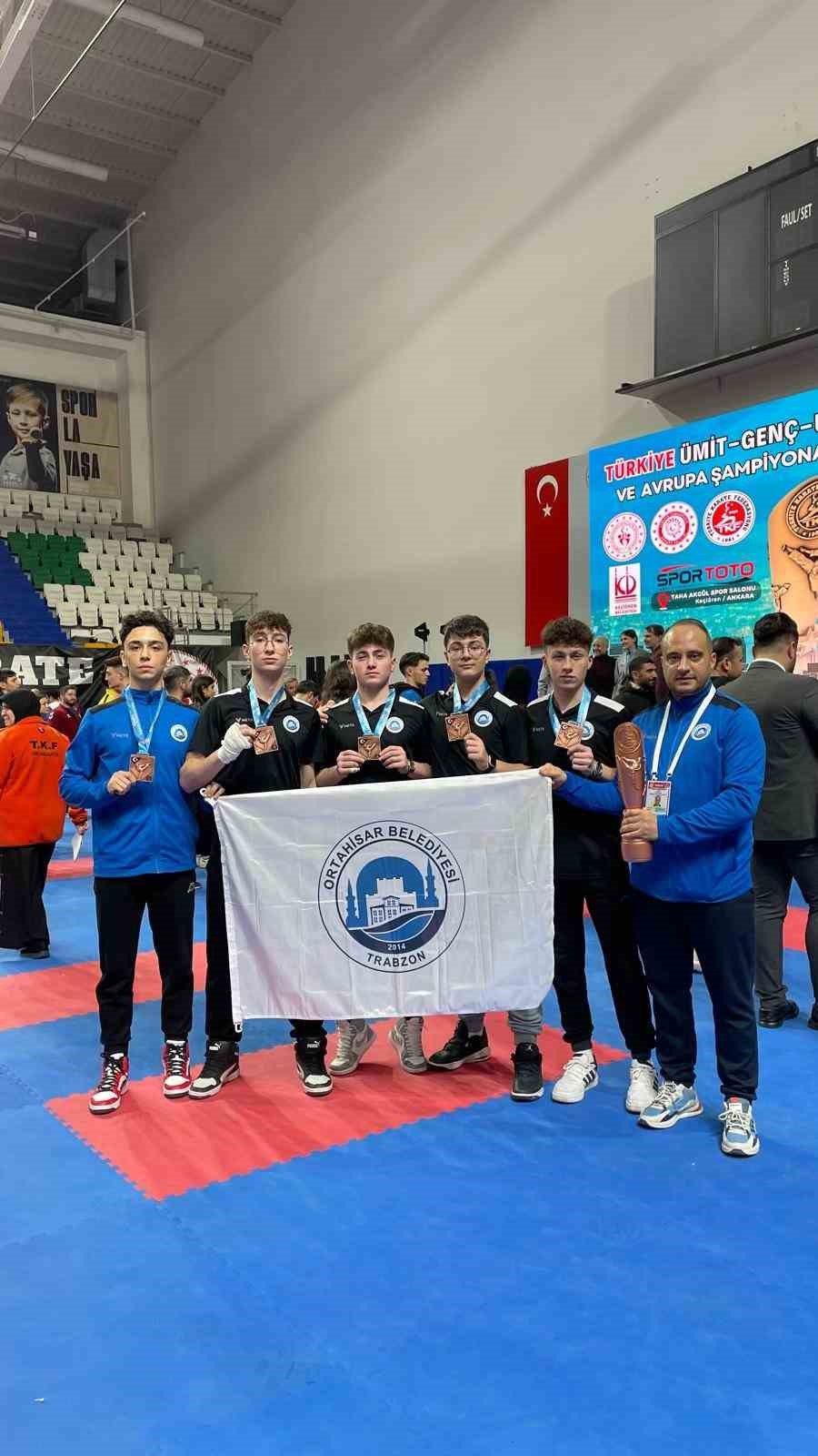 Ortahisar Belediyesi Karate Takımı Ankara’dan 5 bronz madalyayla döndü
