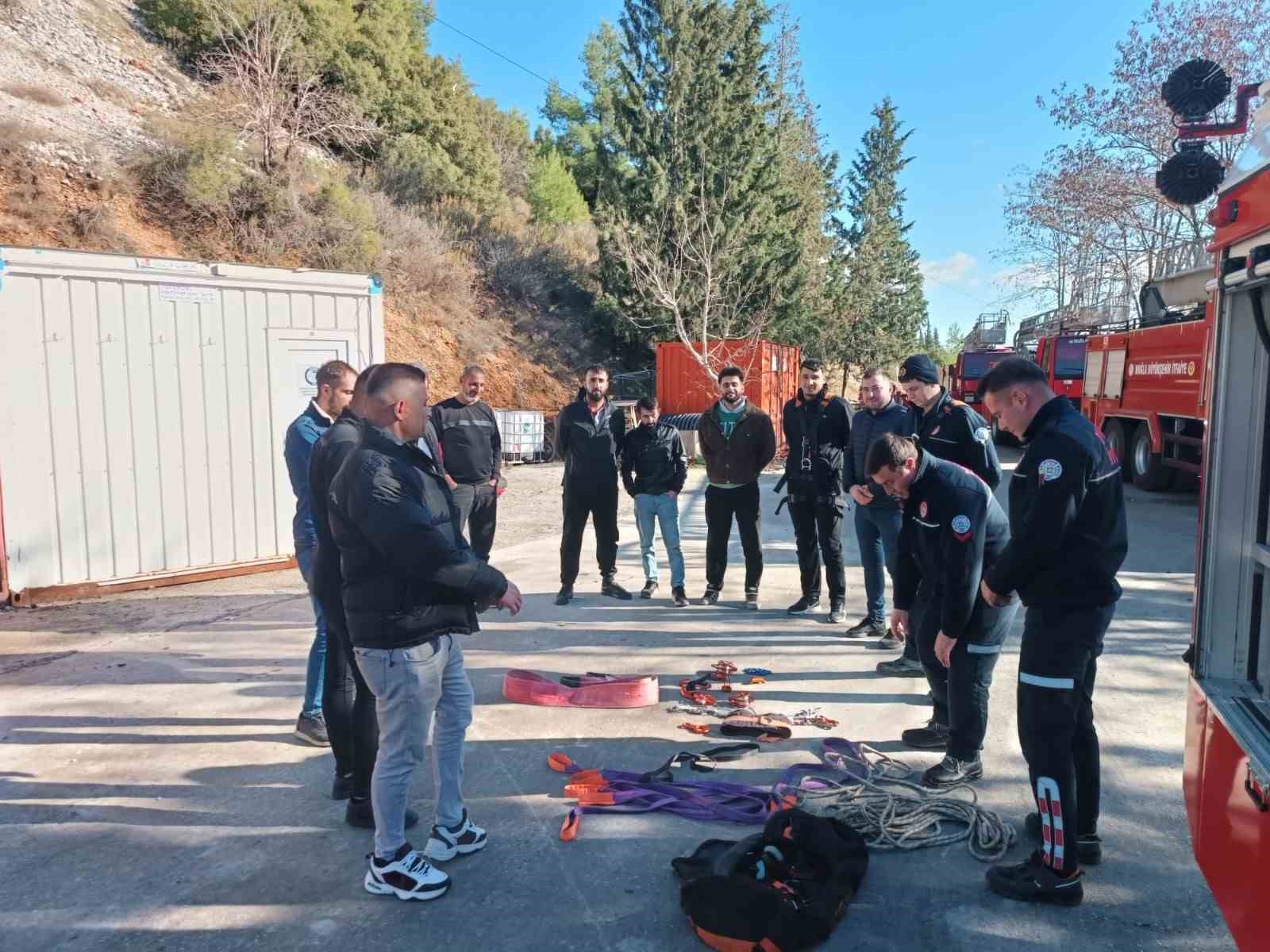 Muğla İtfaiyesi’nden Baca Temizlik Personeline eğitim